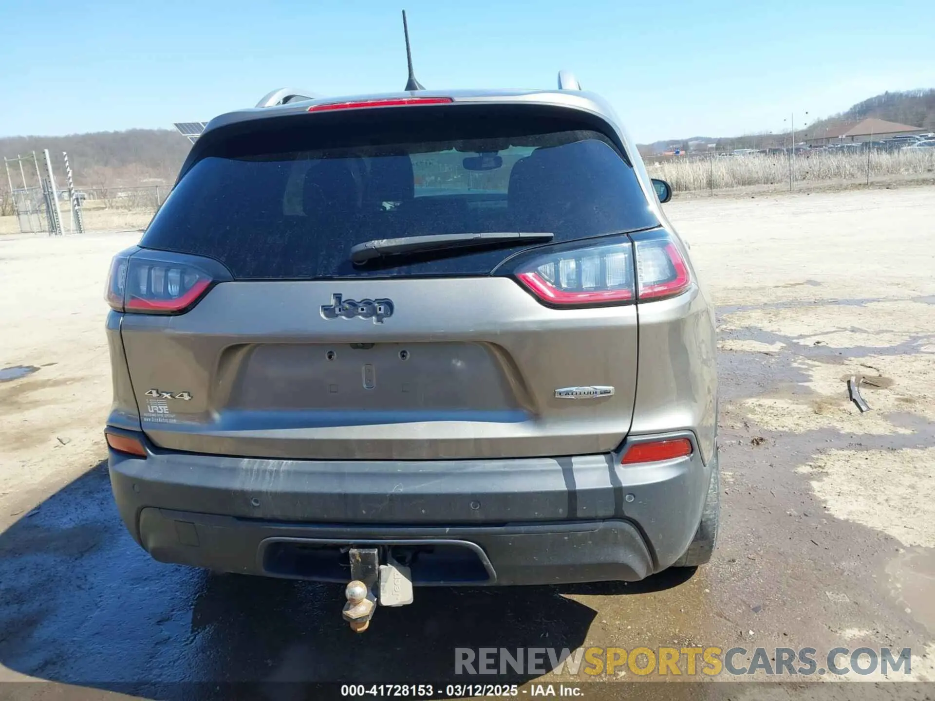 16 Photograph of a damaged car 1C4PJMLBXLD551002 JEEP CHEROKEE 2020