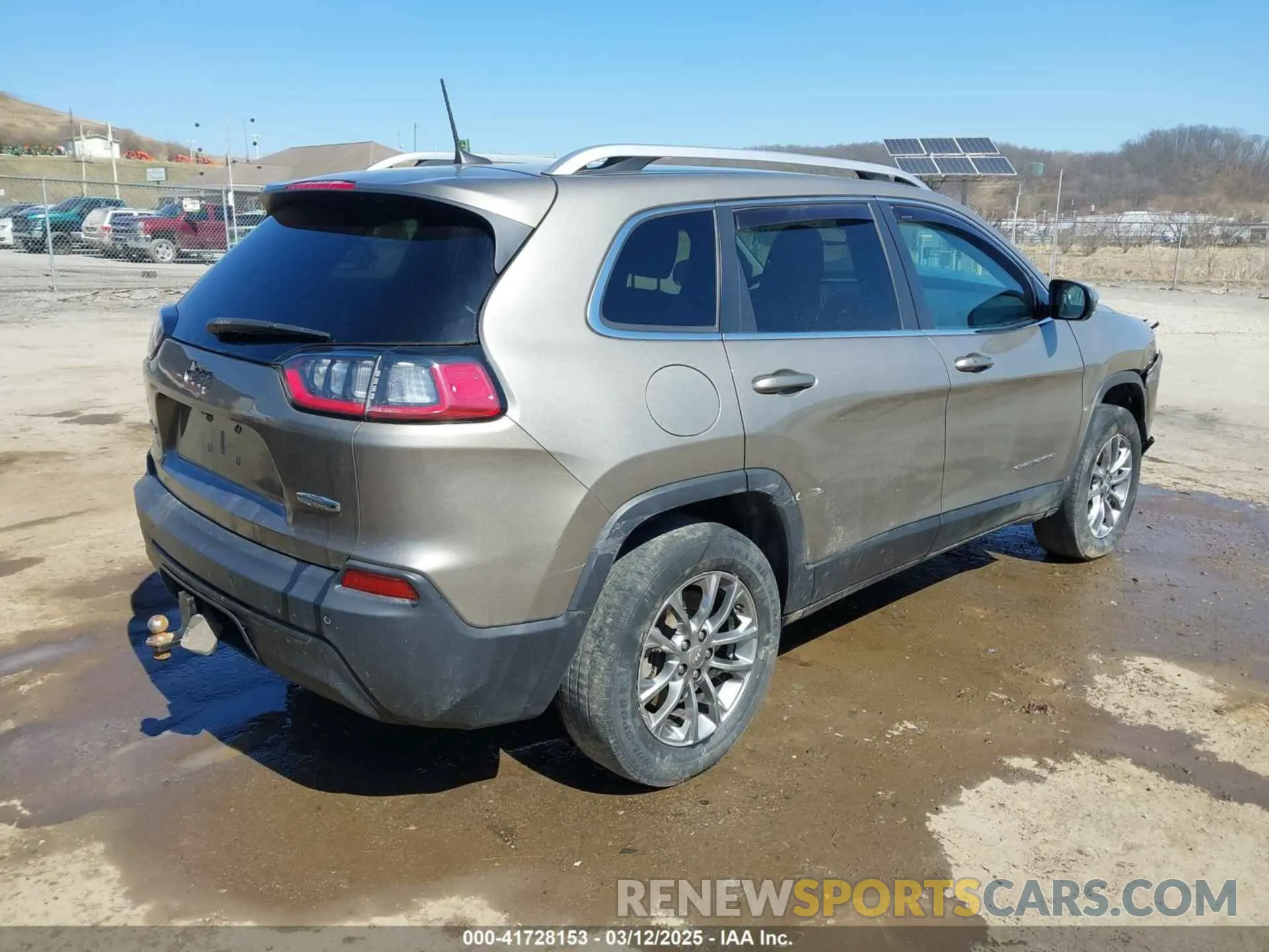 4 Photograph of a damaged car 1C4PJMLBXLD551002 JEEP CHEROKEE 2020