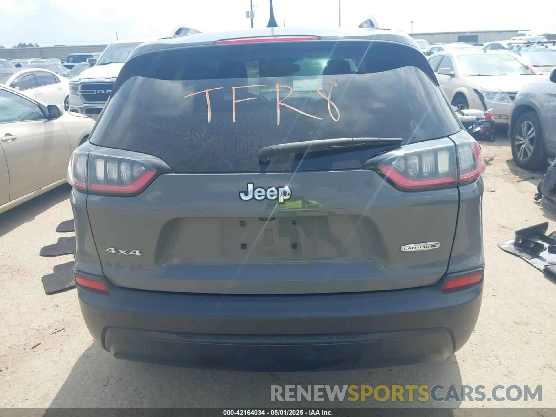 17 Photograph of a damaged car 1C4PJMLBXLD568074 JEEP CHEROKEE 2020