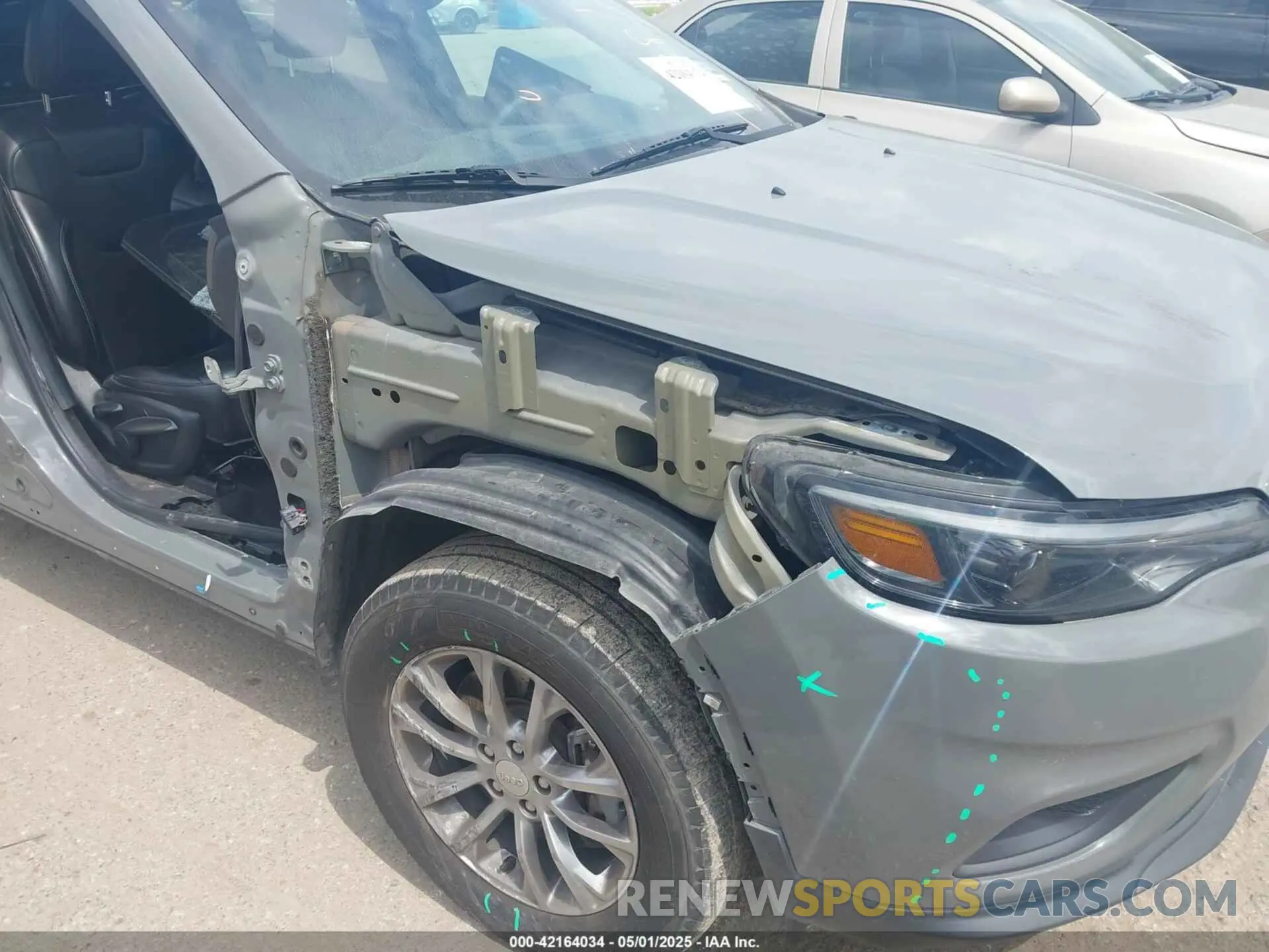 6 Photograph of a damaged car 1C4PJMLBXLD568074 JEEP CHEROKEE 2020