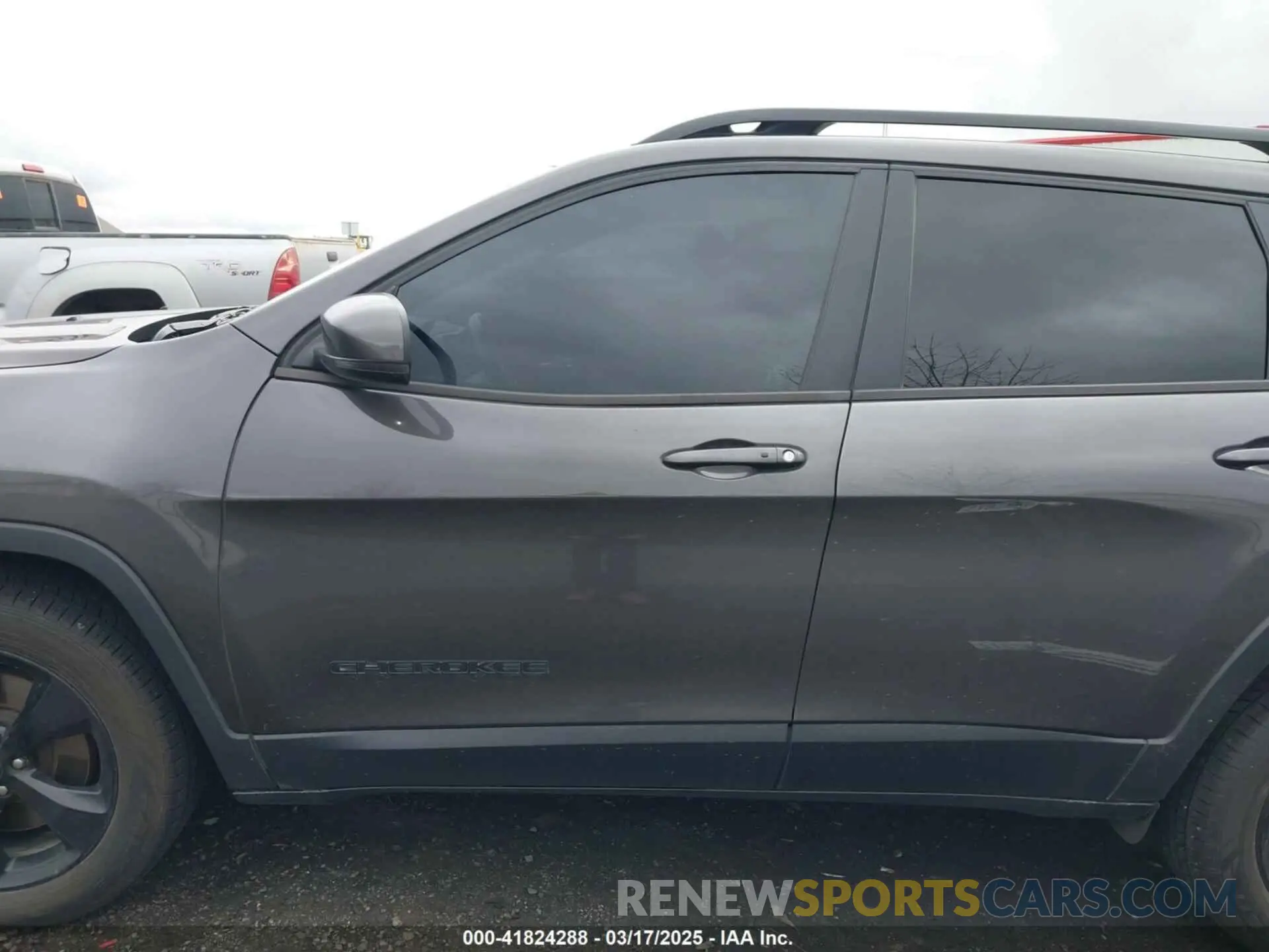 14 Photograph of a damaged car 1C4PJMLN0LD529679 JEEP CHEROKEE 2020