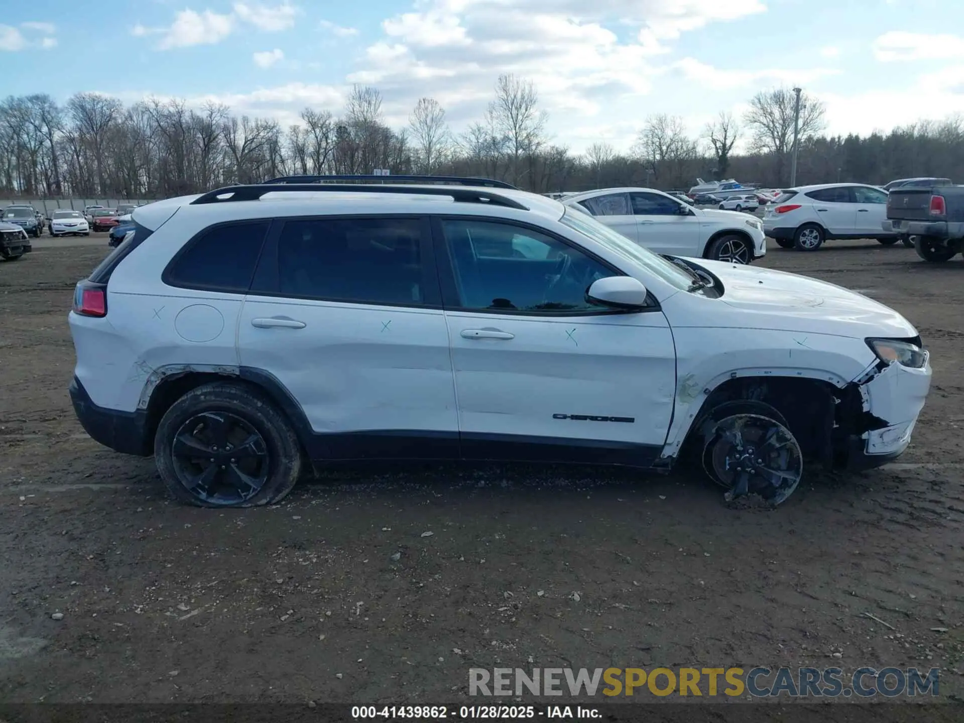 13 Photograph of a damaged car 1C4PJMLX0LD621828 JEEP CHEROKEE 2020