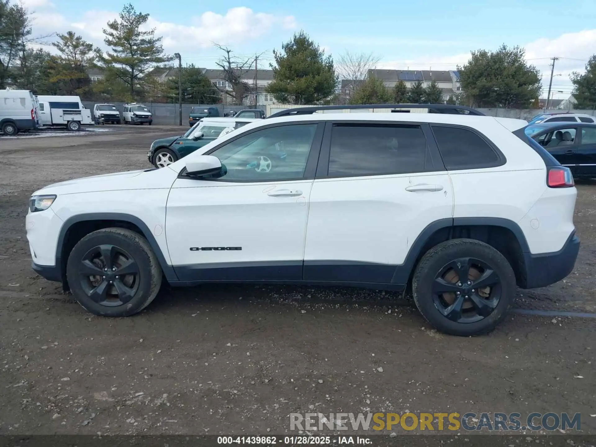 14 Photograph of a damaged car 1C4PJMLX0LD621828 JEEP CHEROKEE 2020