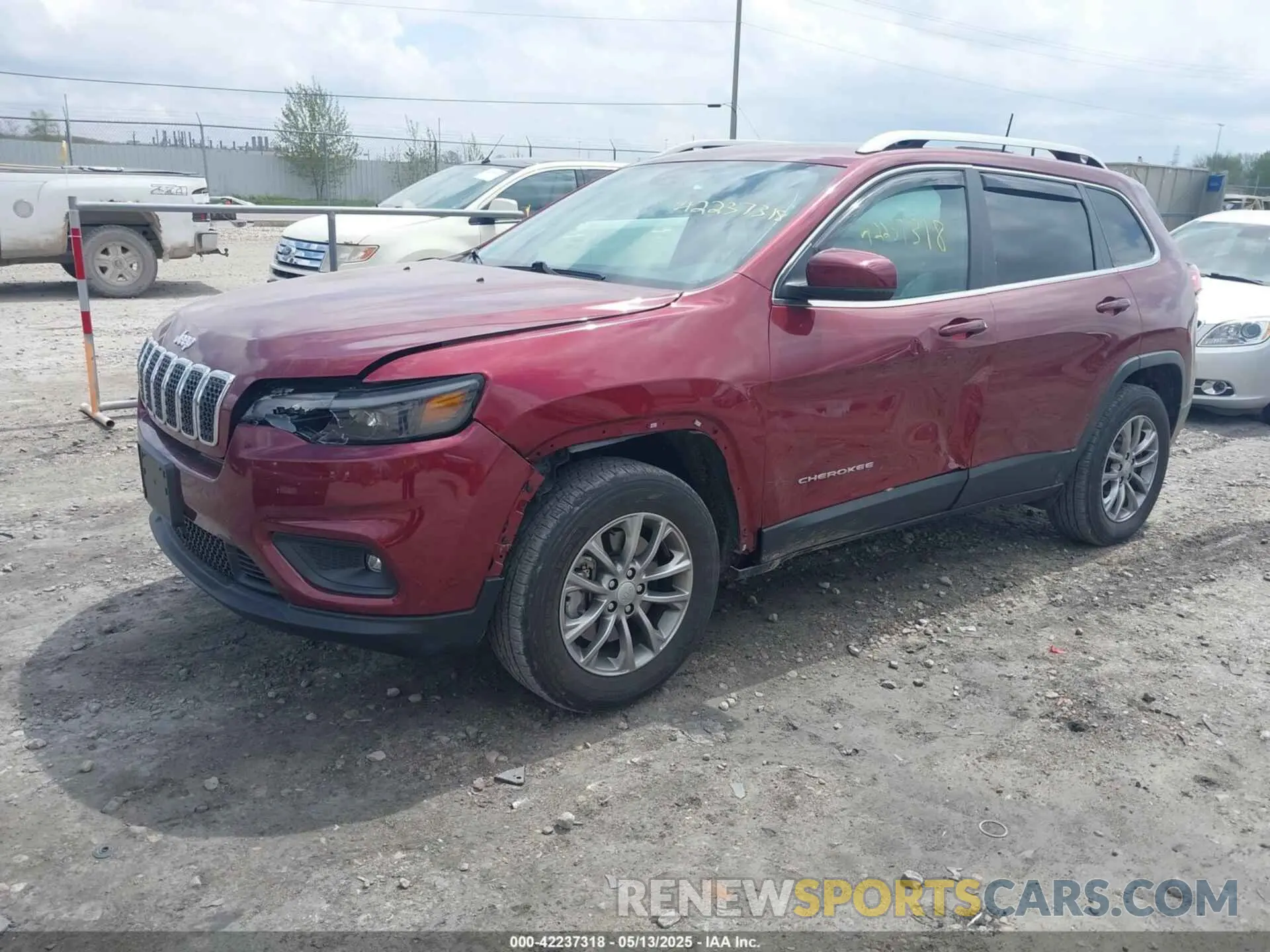 2 Photograph of a damaged car 1C4PJMLX0LD630948 JEEP CHEROKEE 2020