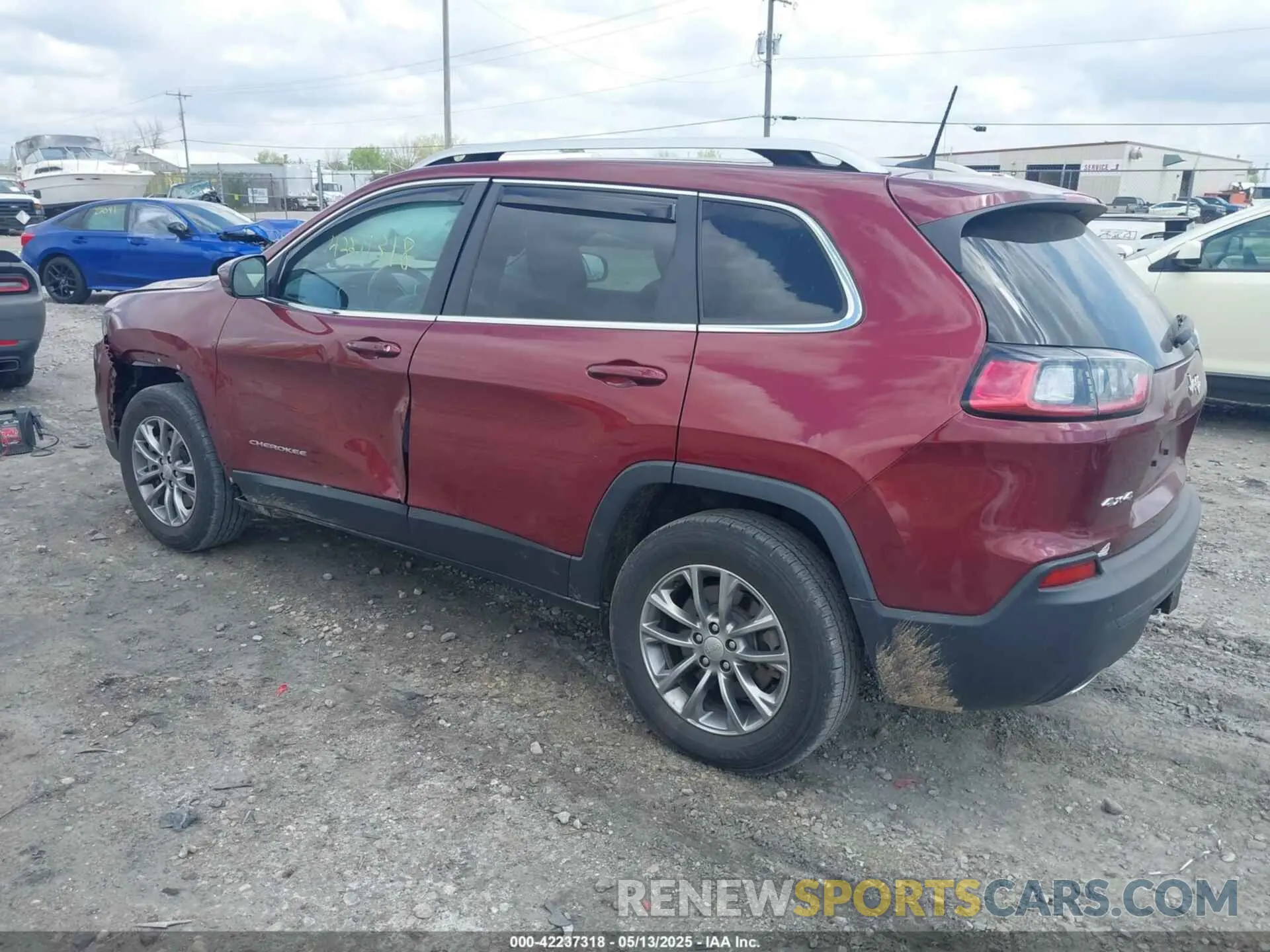 3 Photograph of a damaged car 1C4PJMLX0LD630948 JEEP CHEROKEE 2020