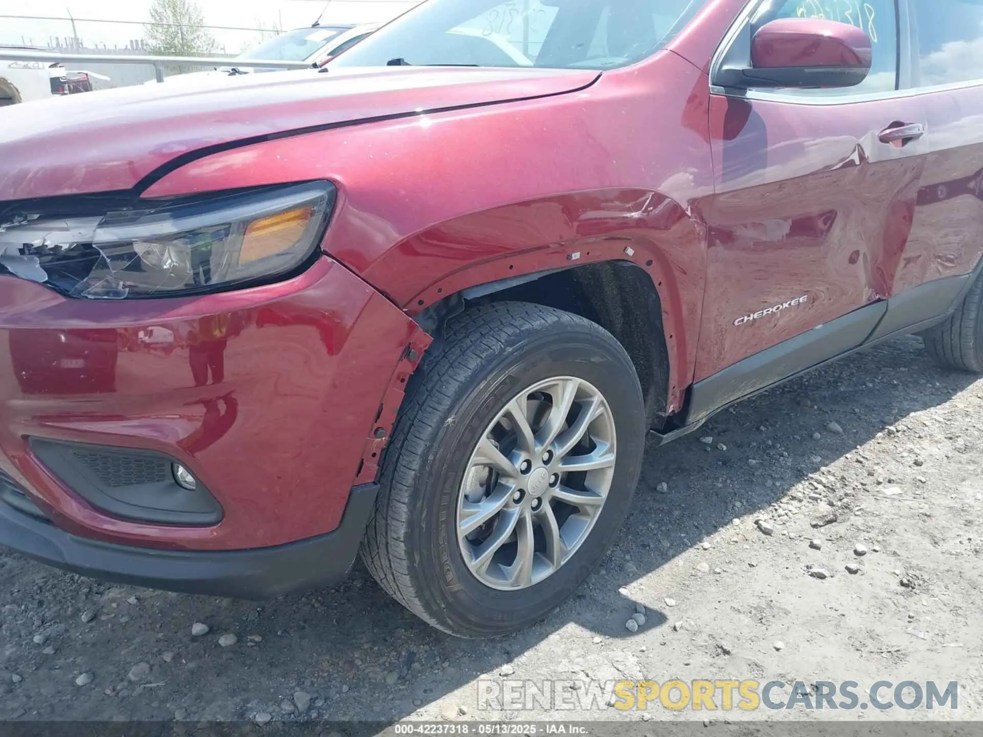 6 Photograph of a damaged car 1C4PJMLX0LD630948 JEEP CHEROKEE 2020