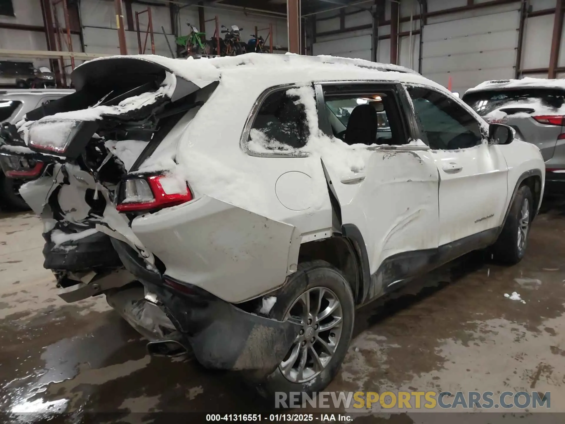 4 Photograph of a damaged car 1C4PJMLX1LD631137 JEEP CHEROKEE 2020