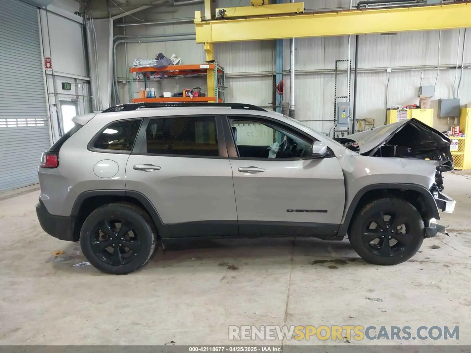 13 Photograph of a damaged car 1C4PJMLX6LD501886 JEEP CHEROKEE 2020