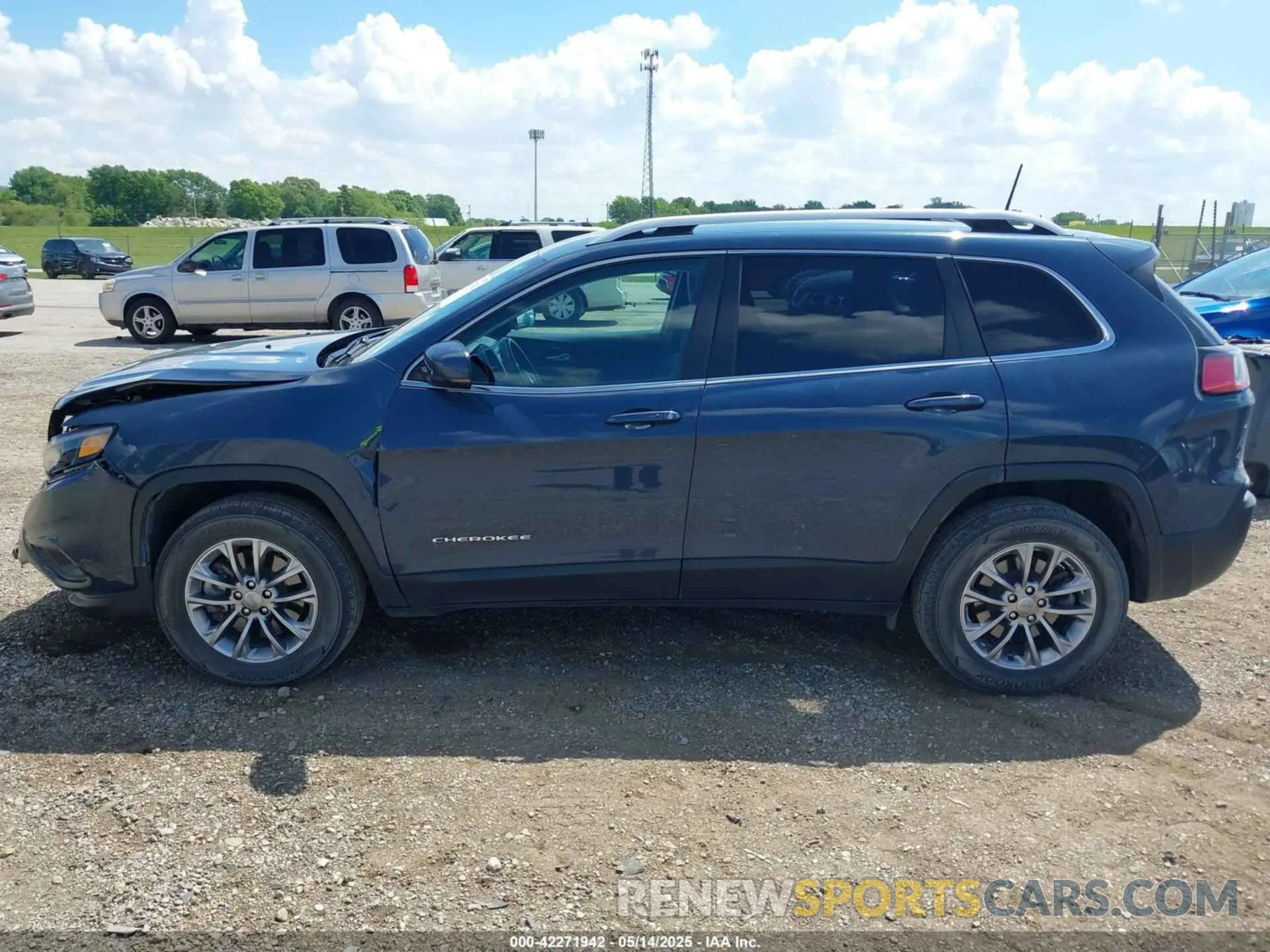 14 Photograph of a damaged car 1C4PJMLX7LD636746 JEEP CHEROKEE 2020