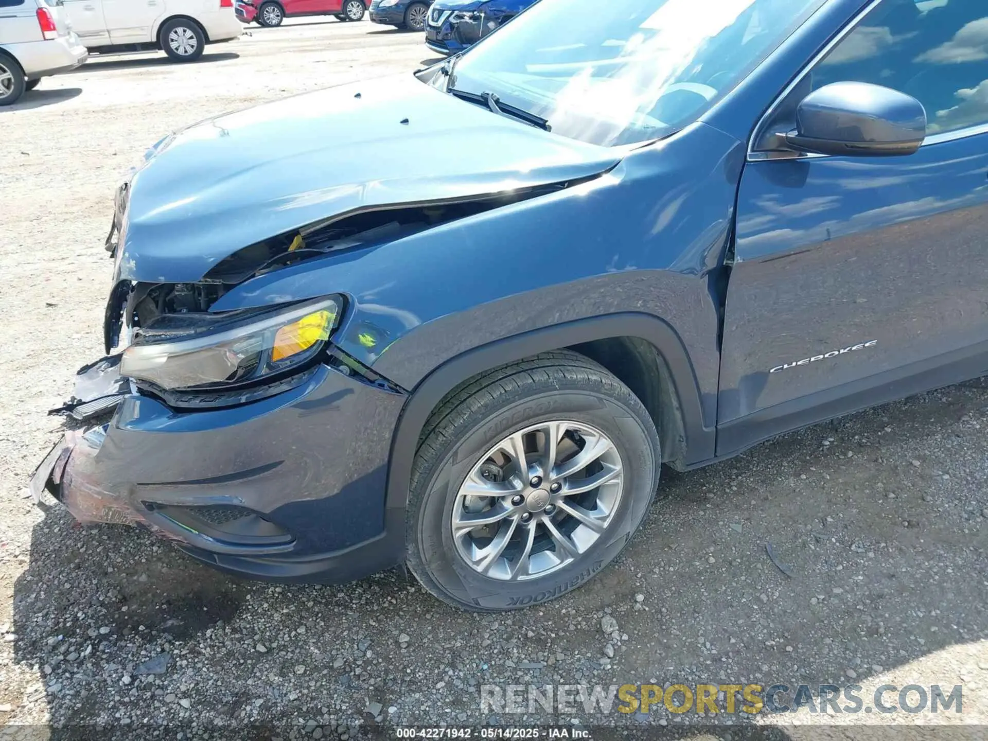 6 Photograph of a damaged car 1C4PJMLX7LD636746 JEEP CHEROKEE 2020