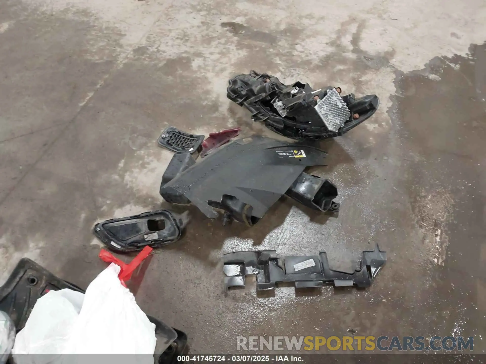 12 Photograph of a damaged car 1C4PJMLX8LD627926 JEEP CHEROKEE 2020