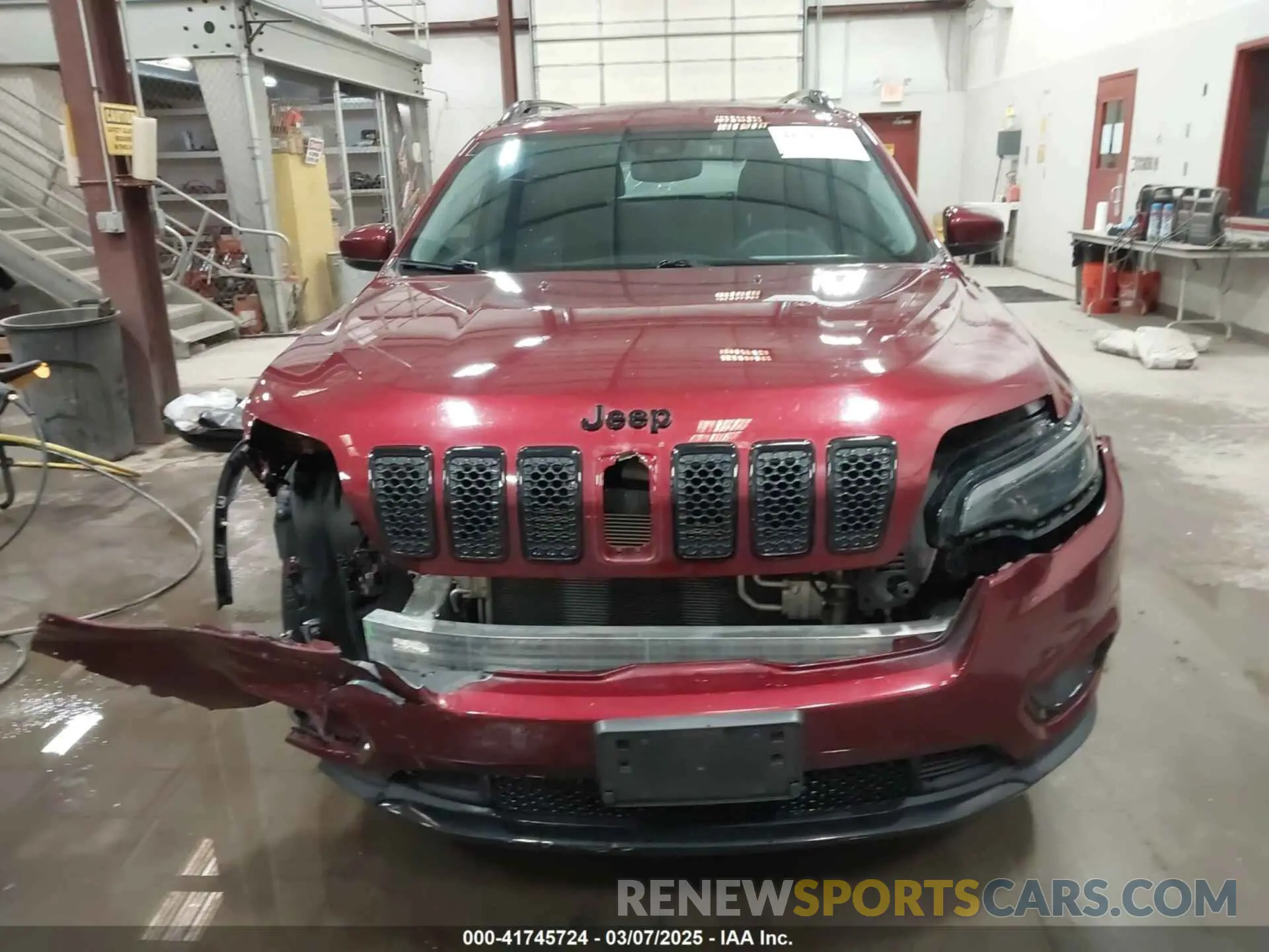 13 Photograph of a damaged car 1C4PJMLX8LD627926 JEEP CHEROKEE 2020
