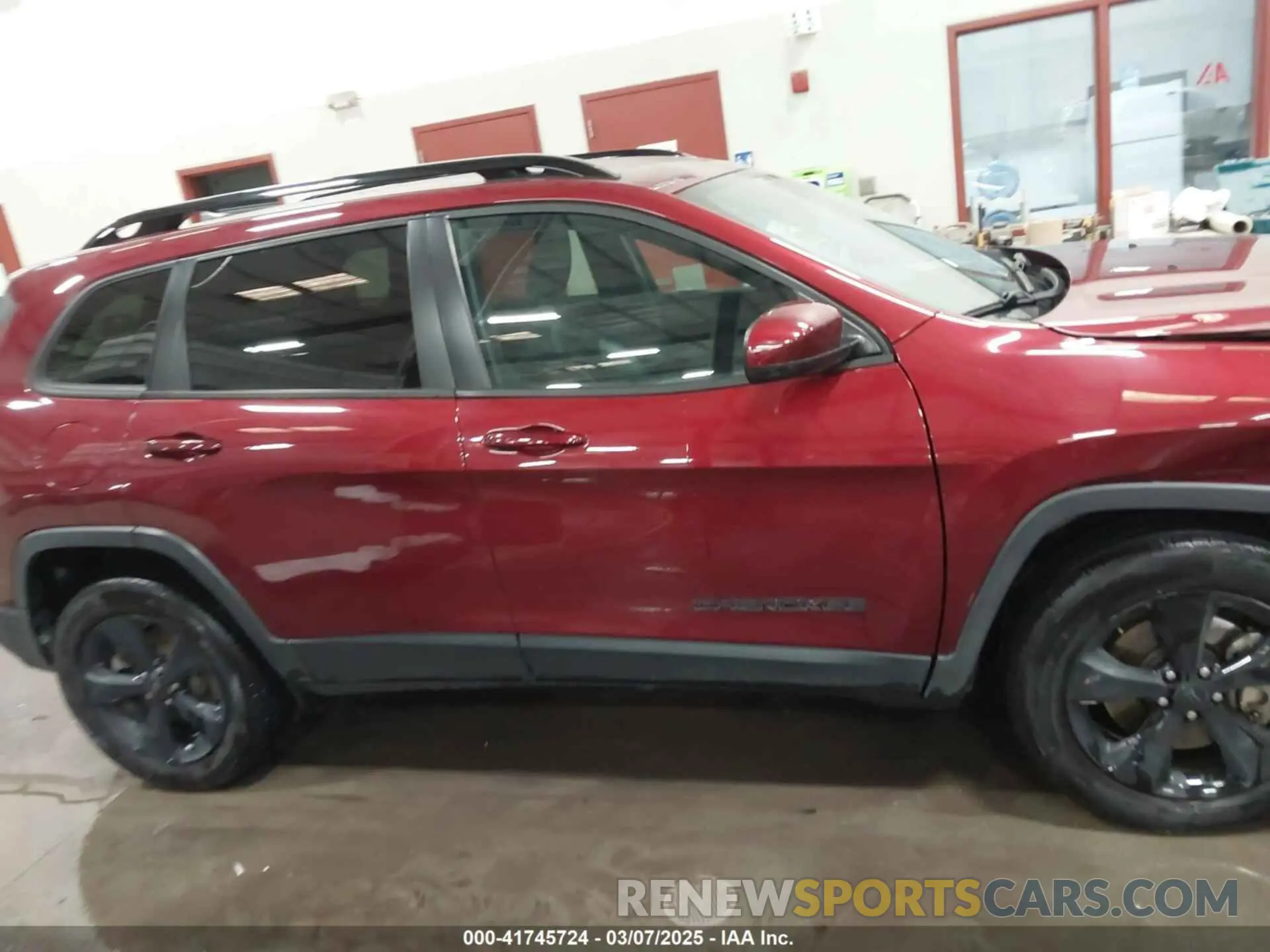 14 Photograph of a damaged car 1C4PJMLX8LD627926 JEEP CHEROKEE 2020