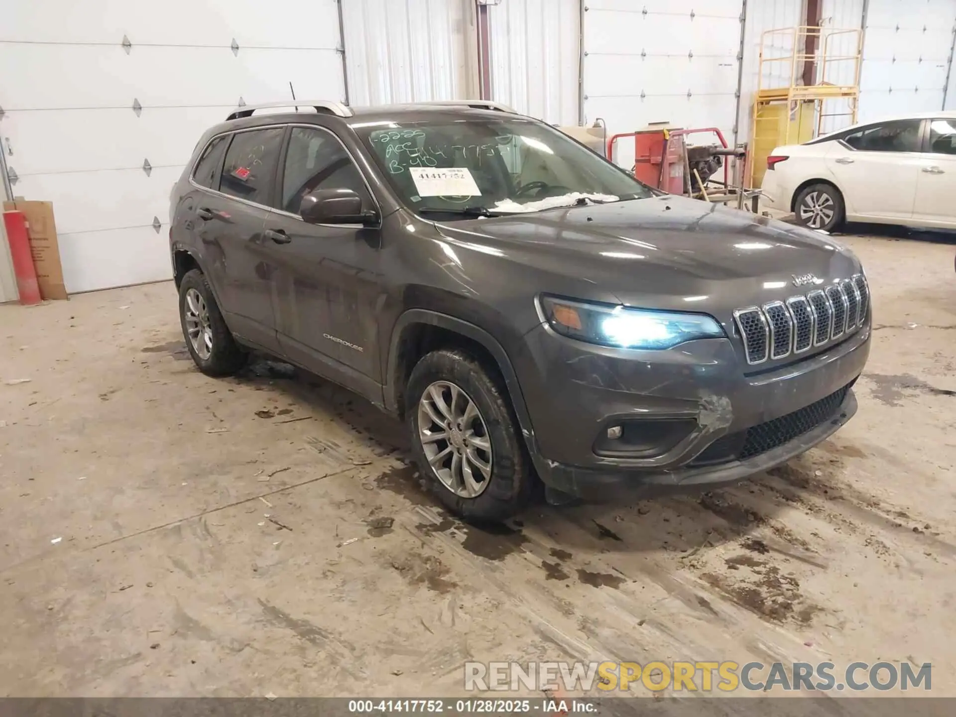 1 Photograph of a damaged car 1C4PJMLX9LD527561 JEEP CHEROKEE 2020