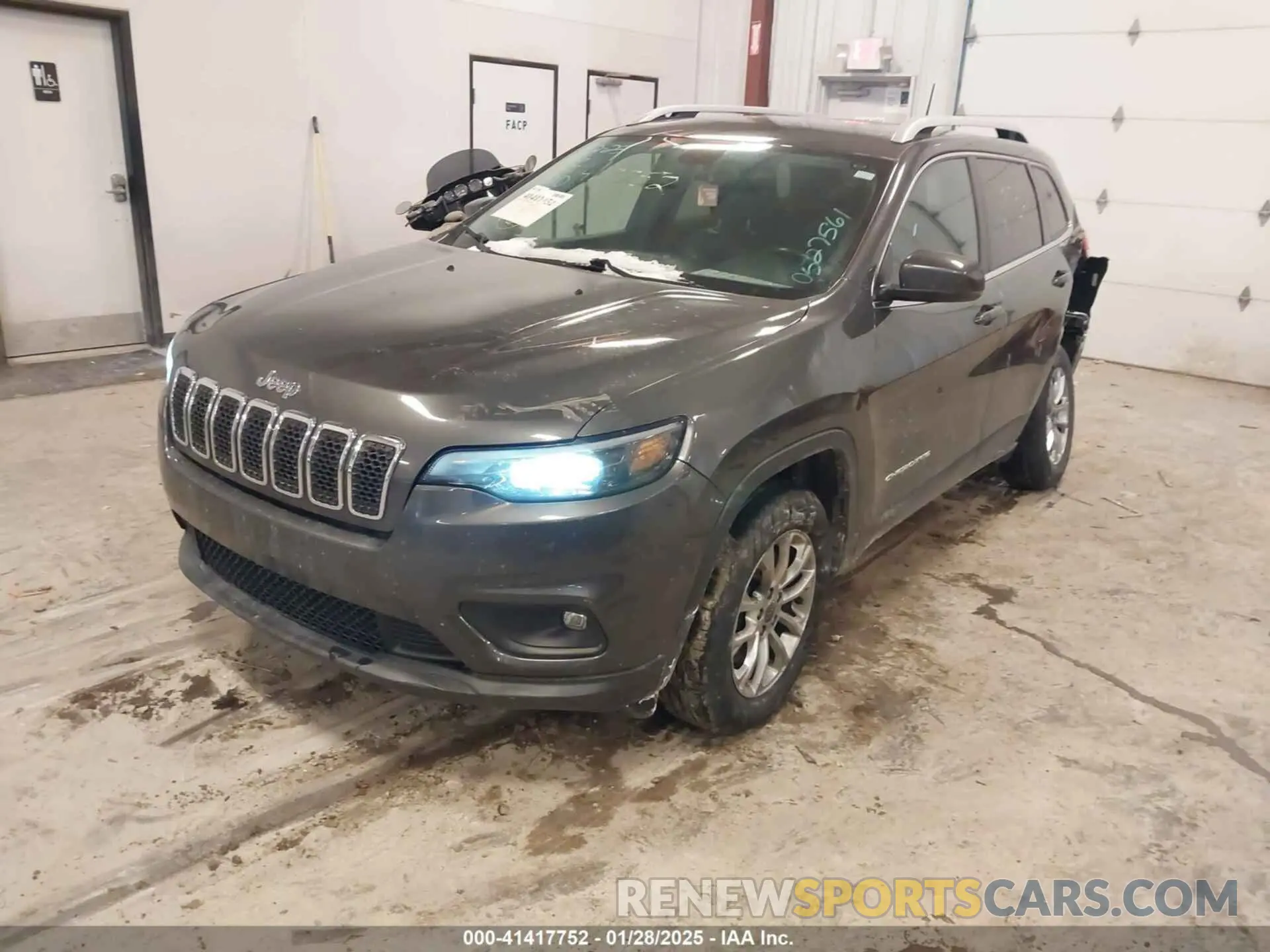 2 Photograph of a damaged car 1C4PJMLX9LD527561 JEEP CHEROKEE 2020