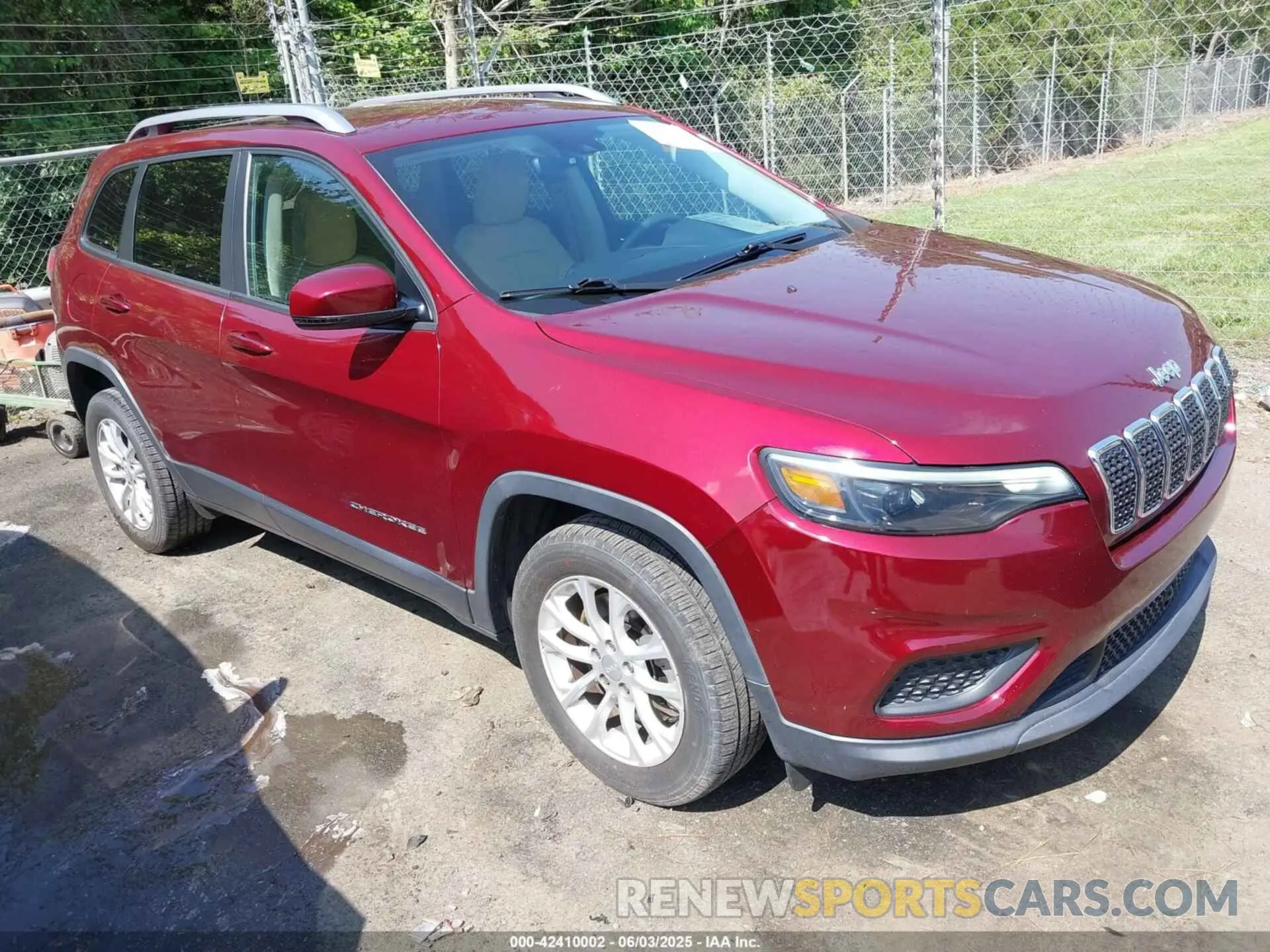 1 Photograph of a damaged car 1C4PJLCB0MD106845 JEEP CHEROKEE 2021