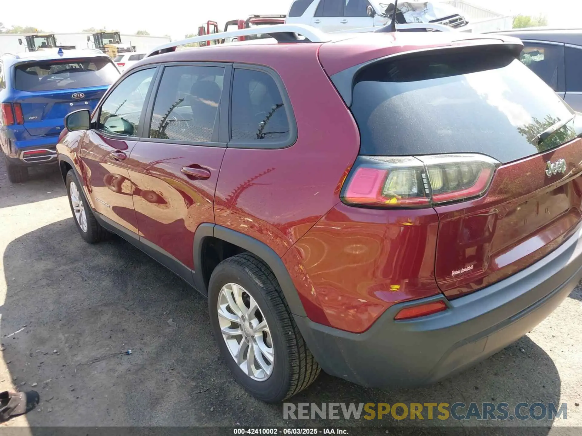 3 Photograph of a damaged car 1C4PJLCB0MD106845 JEEP CHEROKEE 2021