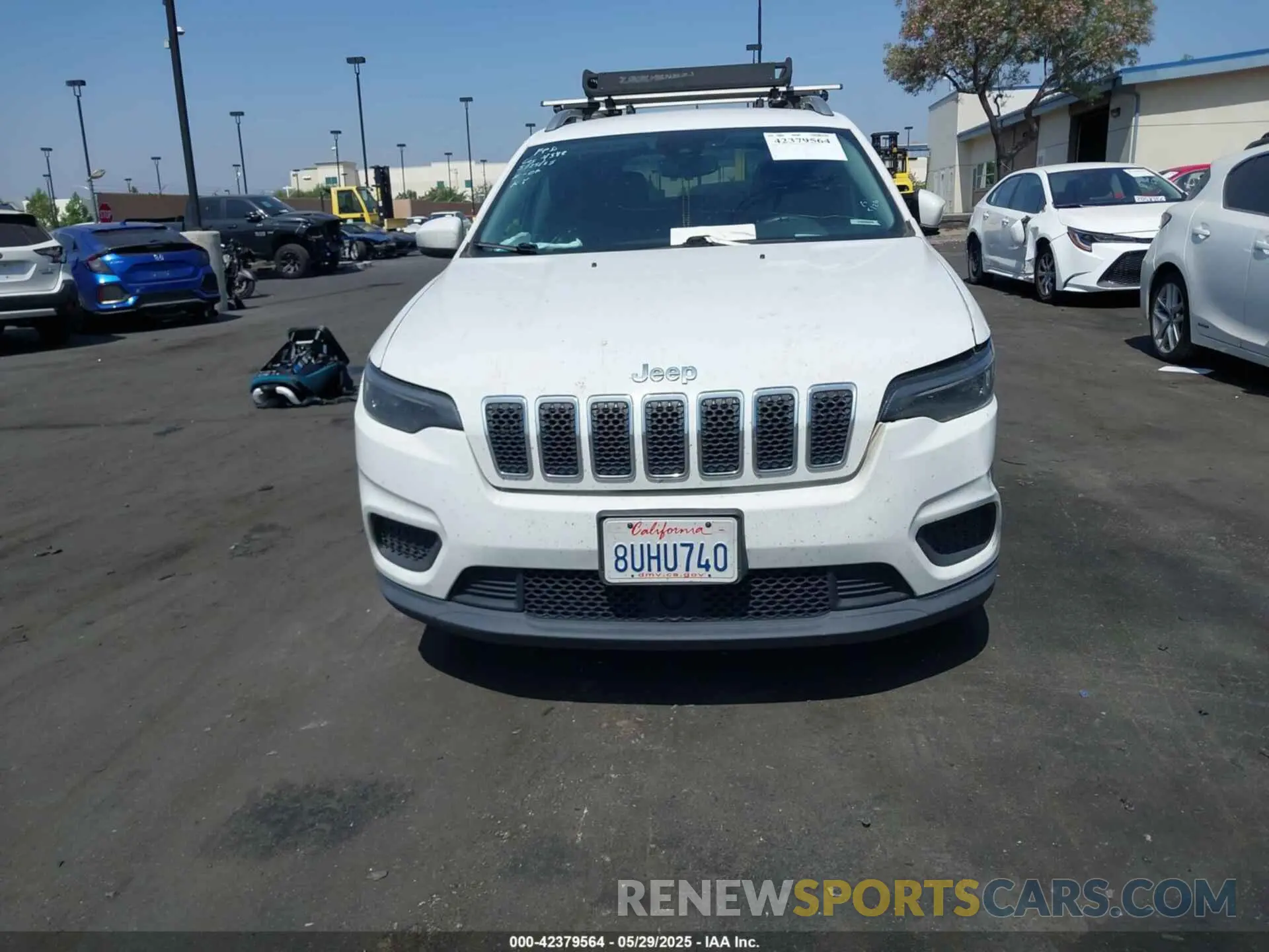 13 Photograph of a damaged car 1C4PJLCB0MD116324 JEEP CHEROKEE 2021