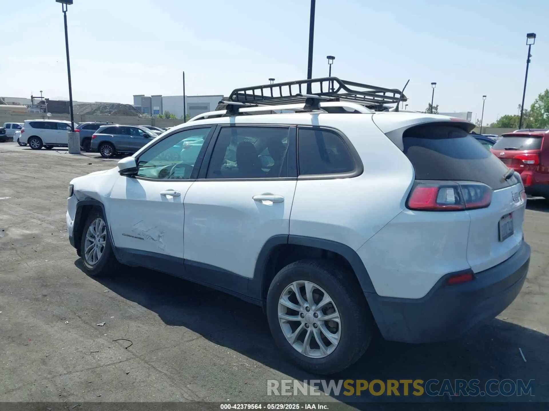 15 Photograph of a damaged car 1C4PJLCB0MD116324 JEEP CHEROKEE 2021