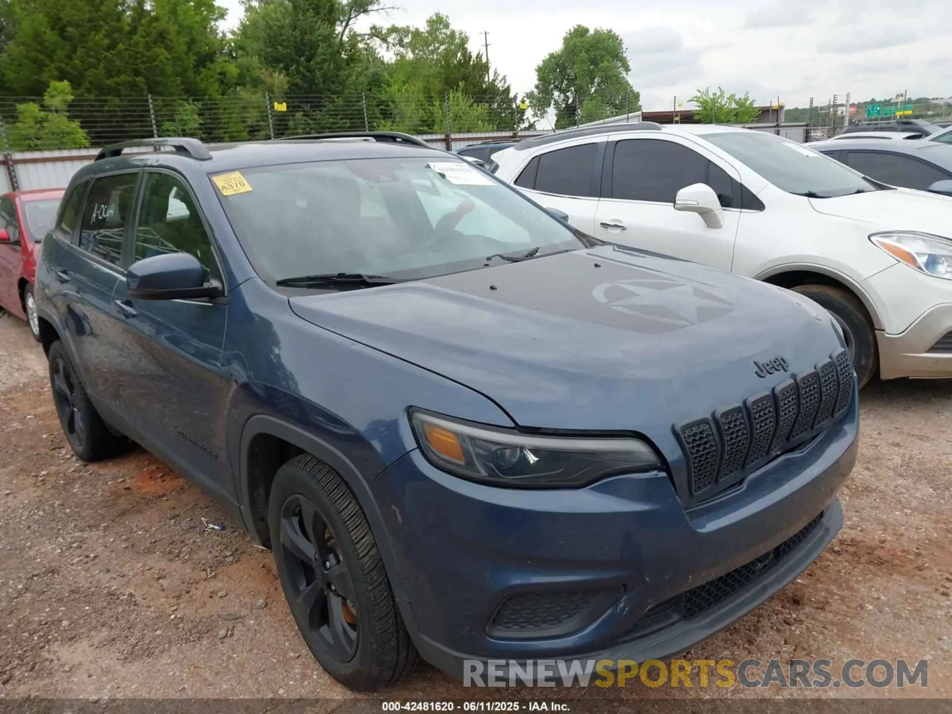 1 Photograph of a damaged car 1C4PJLCB3MD199974 JEEP CHEROKEE 2021