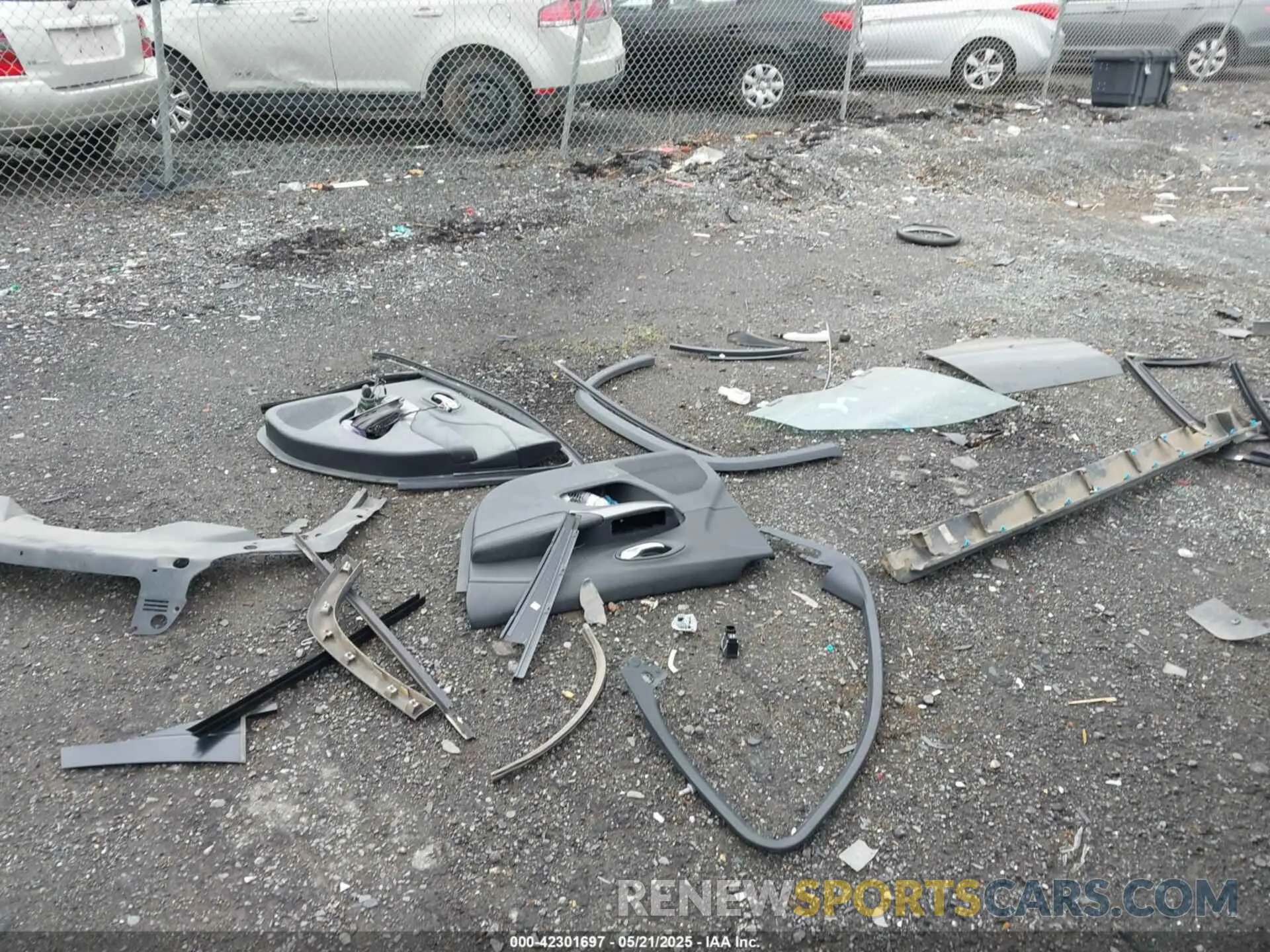 12 Photograph of a damaged car 1C4PJLCB4MD103477 JEEP CHEROKEE 2021