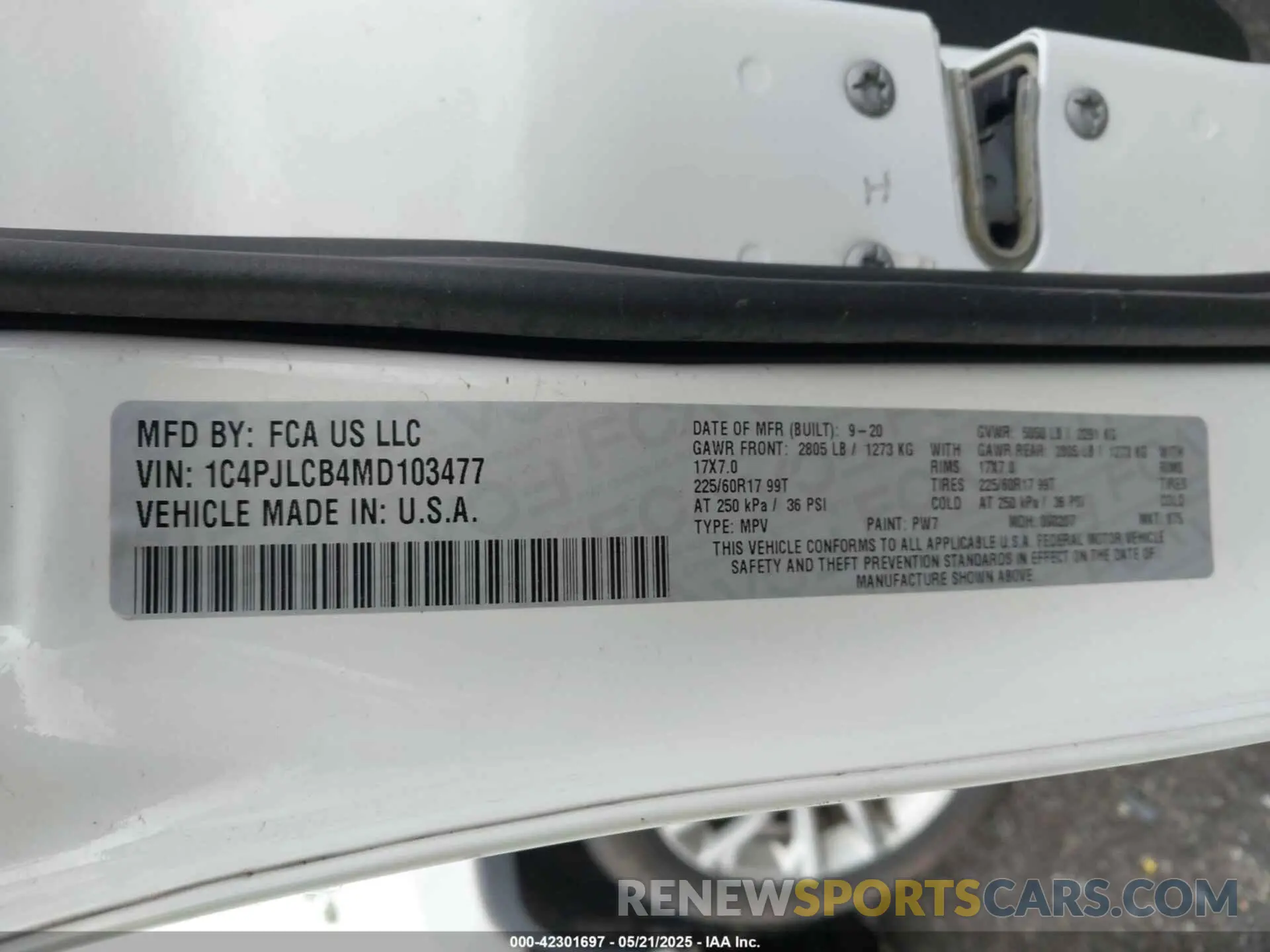 9 Photograph of a damaged car 1C4PJLCB4MD103477 JEEP CHEROKEE 2021