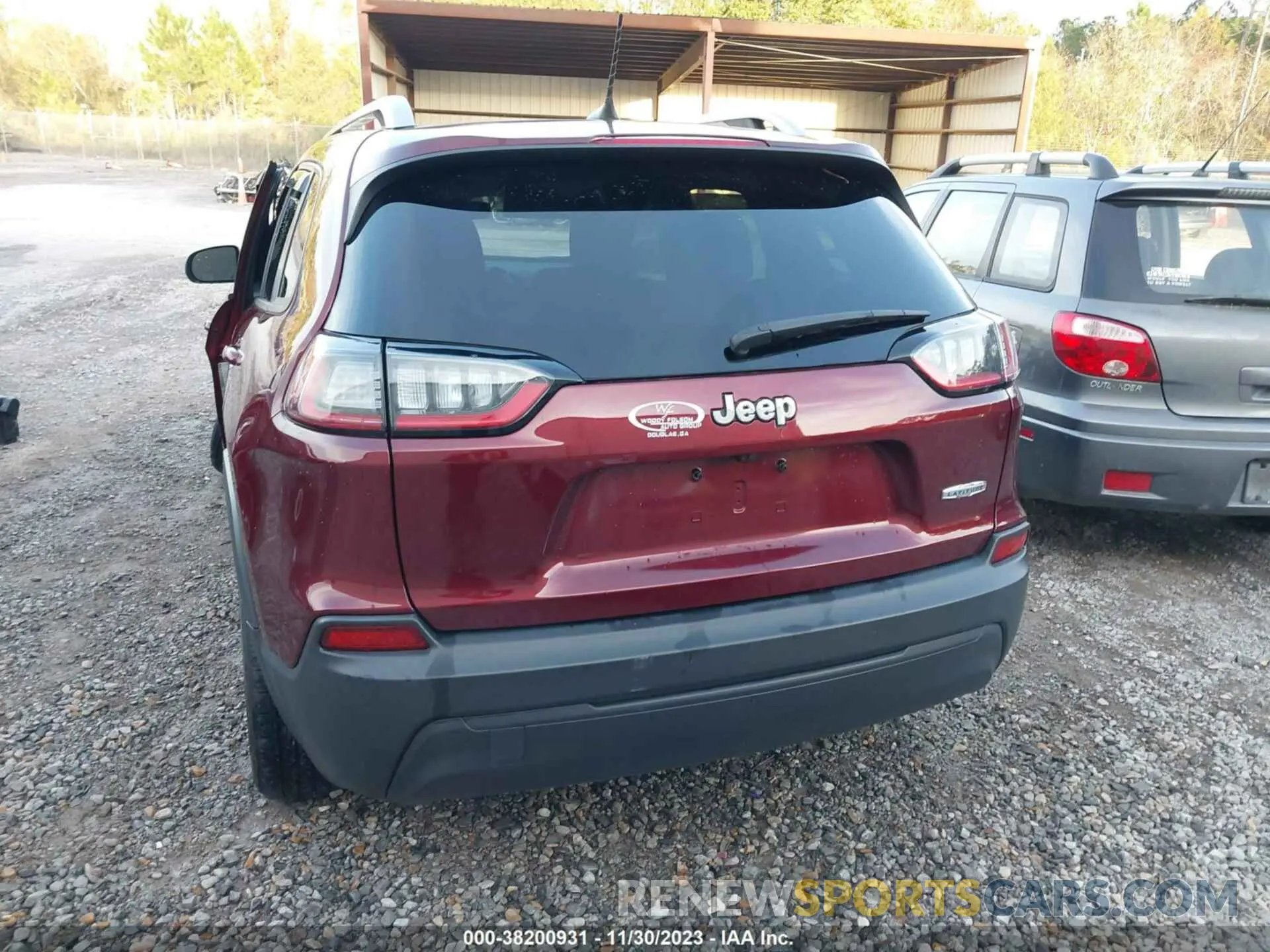 16 Photograph of a damaged car 1C4PJLCB5MD192315 JEEP CHEROKEE 2021