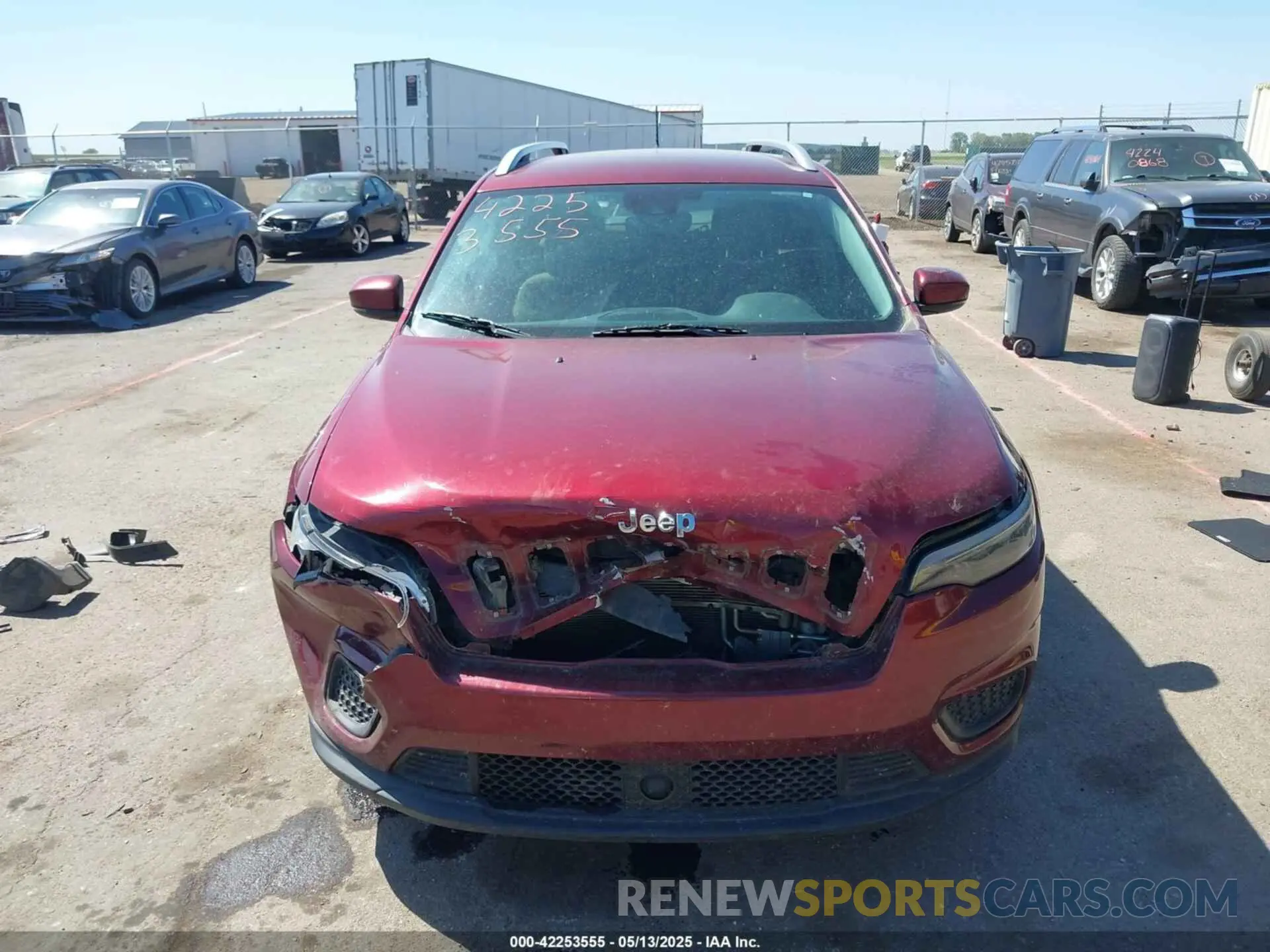 13 Photograph of a damaged car 1C4PJLCB6MD174101 JEEP CHEROKEE 2021