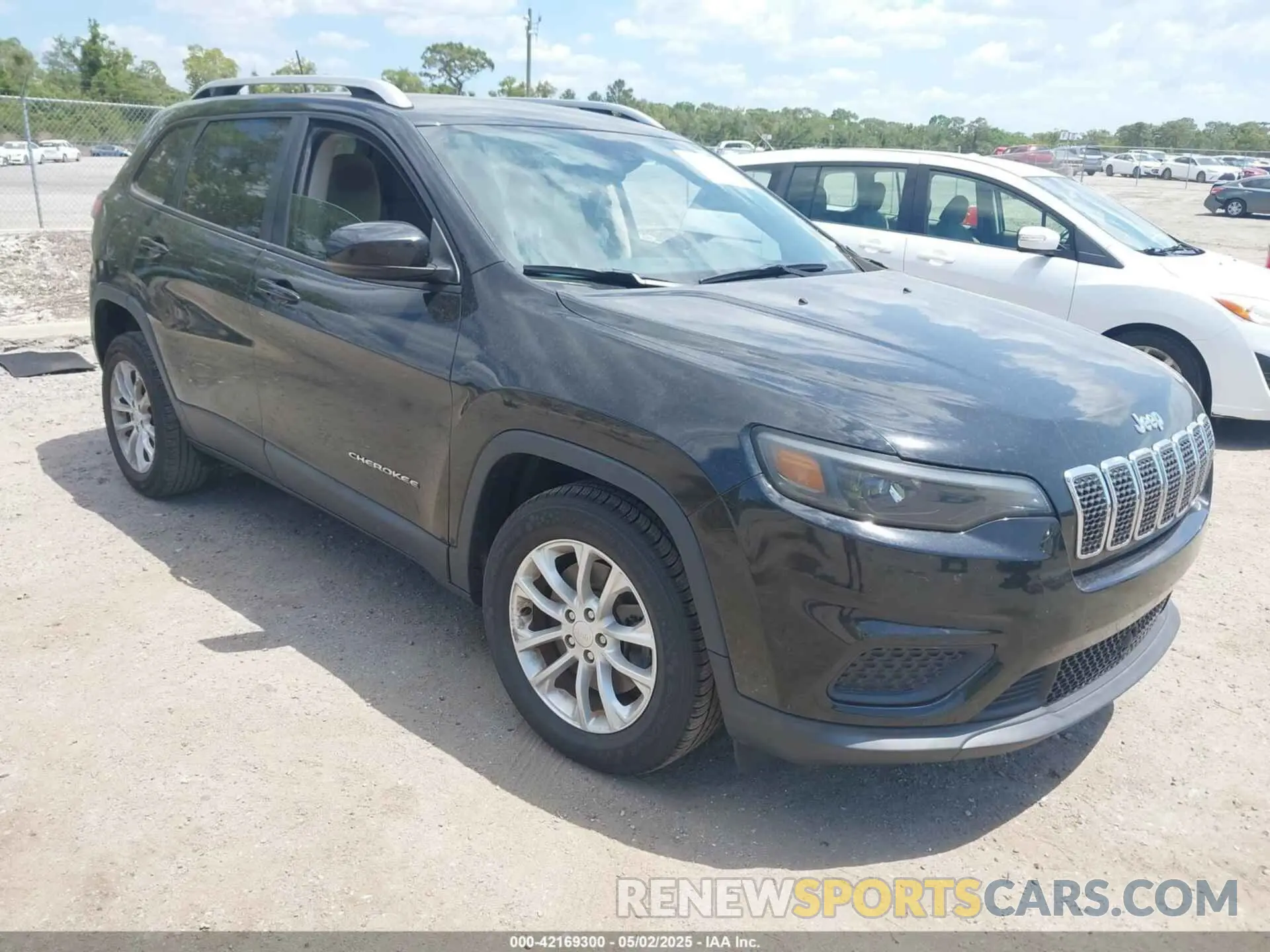 1 Photograph of a damaged car 1C4PJLCB6MD203810 JEEP CHEROKEE 2021