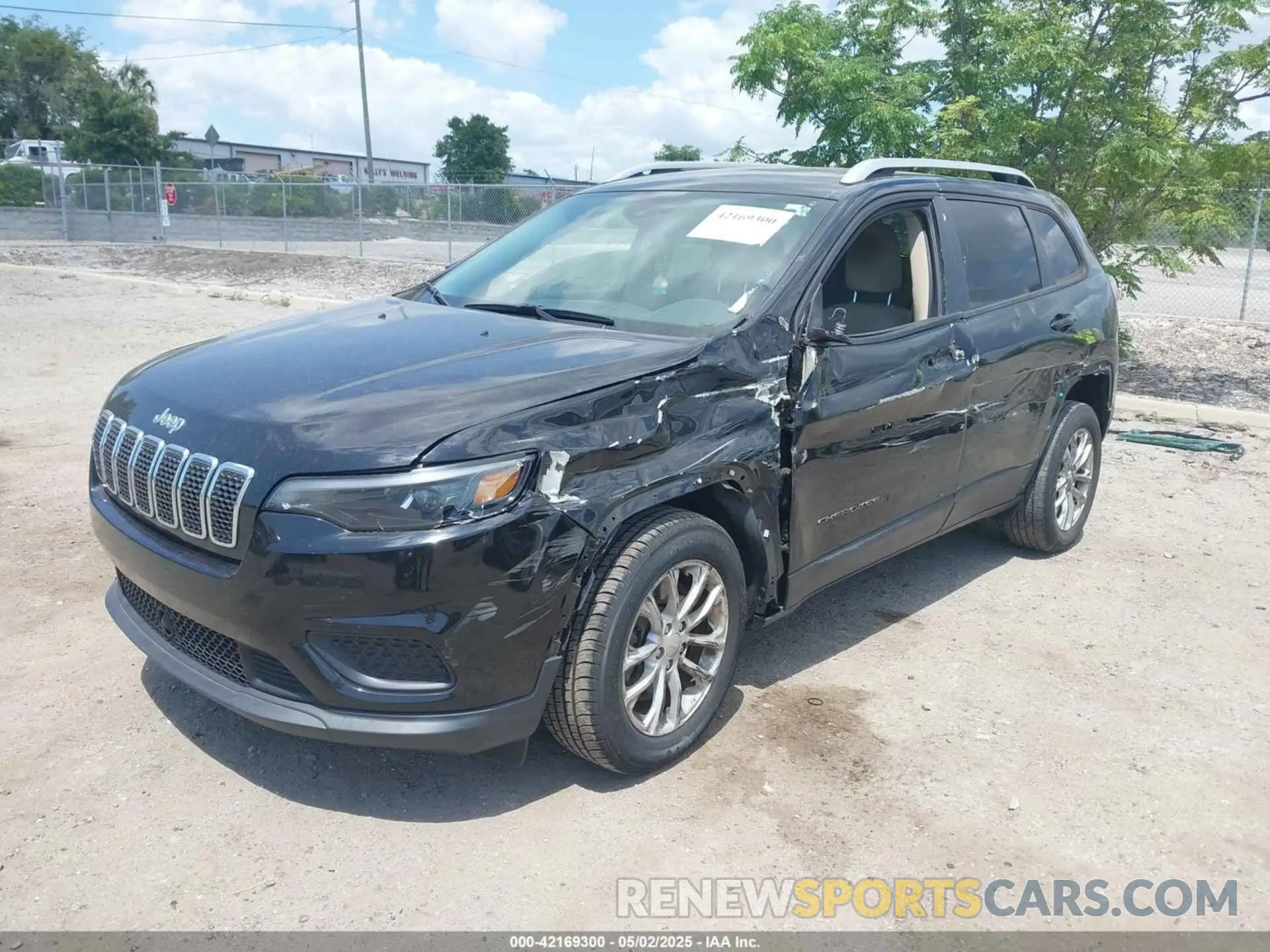 2 Photograph of a damaged car 1C4PJLCB6MD203810 JEEP CHEROKEE 2021