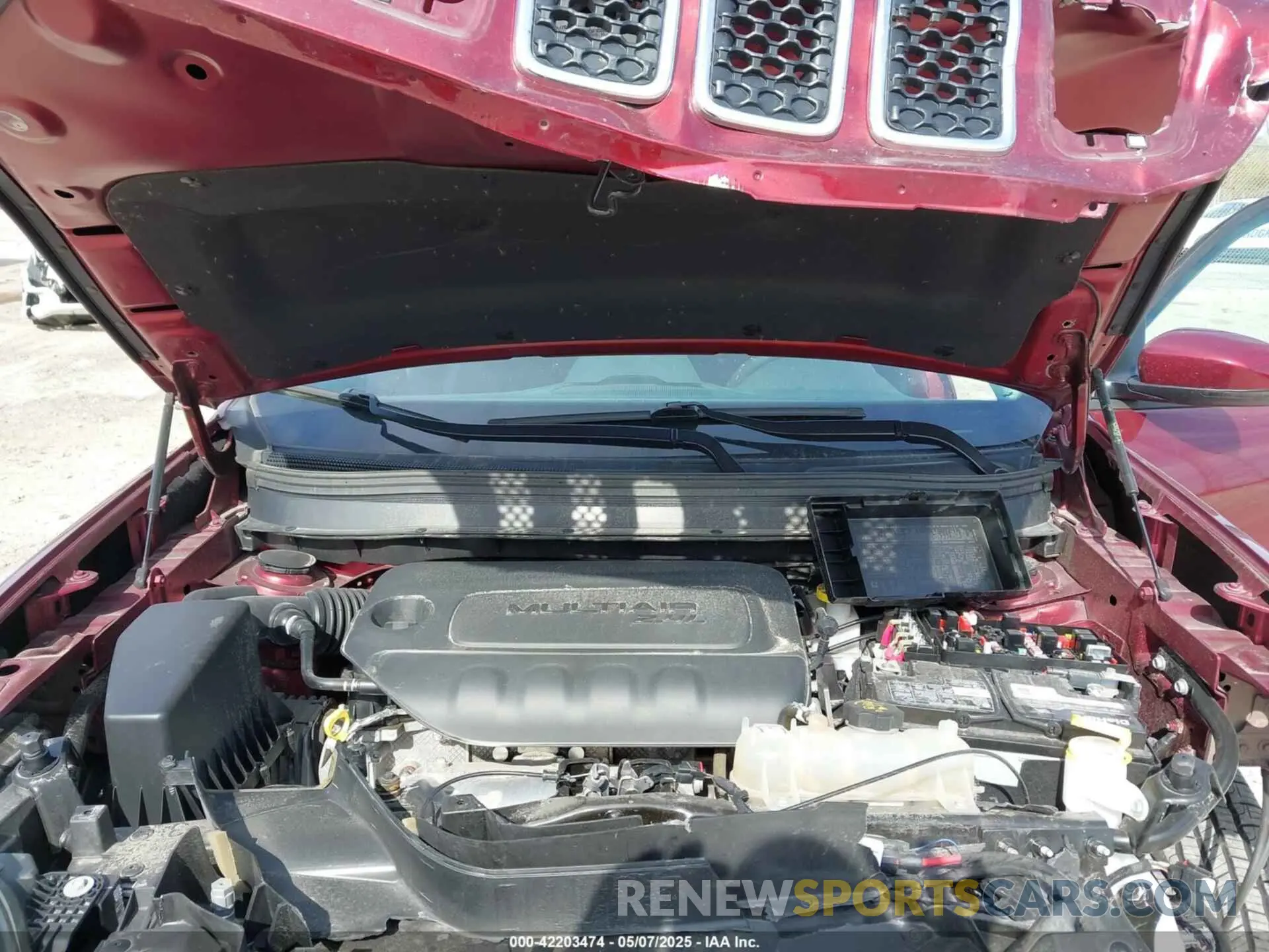10 Photograph of a damaged car 1C4PJLCB7MD150373 JEEP CHEROKEE 2021