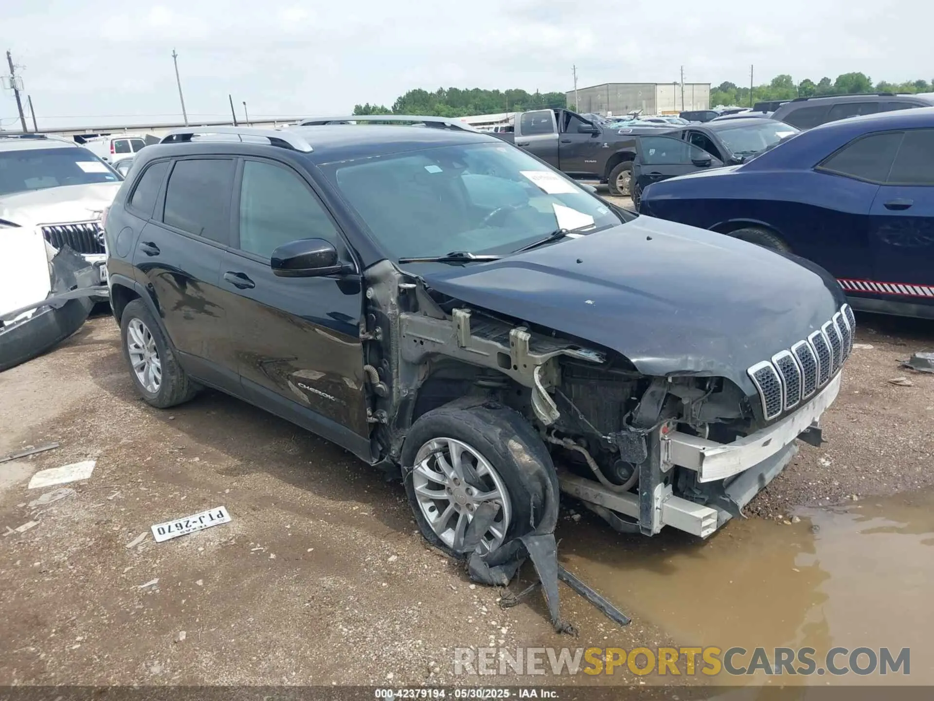 1 Photograph of a damaged car 1C4PJLCB8MD116023 JEEP CHEROKEE 2021