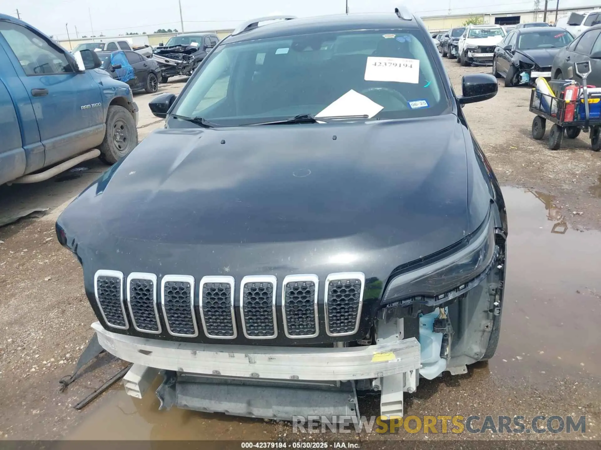 13 Photograph of a damaged car 1C4PJLCB8MD116023 JEEP CHEROKEE 2021