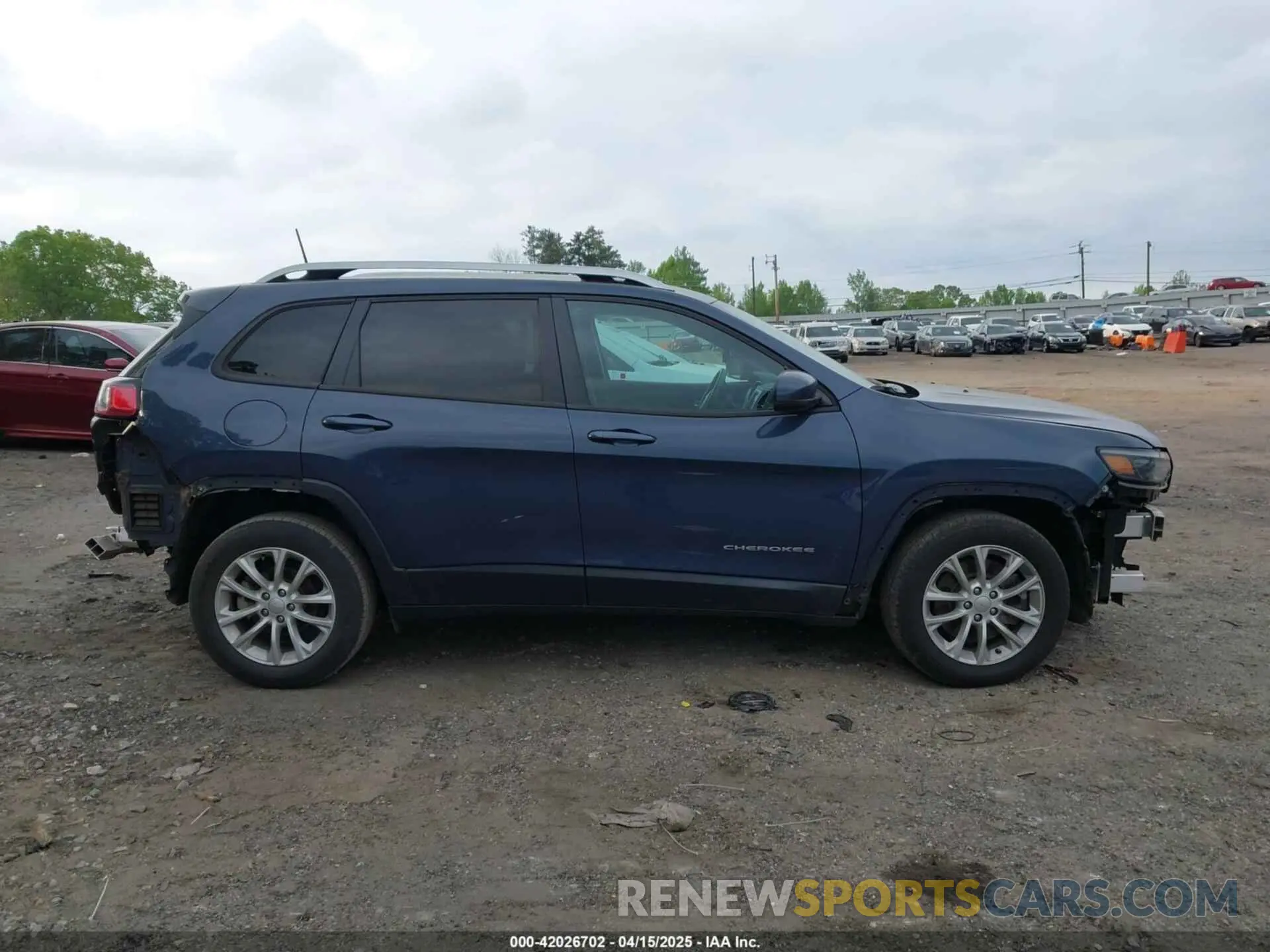 13 Photograph of a damaged car 1C4PJLCB8MD156327 JEEP CHEROKEE 2021