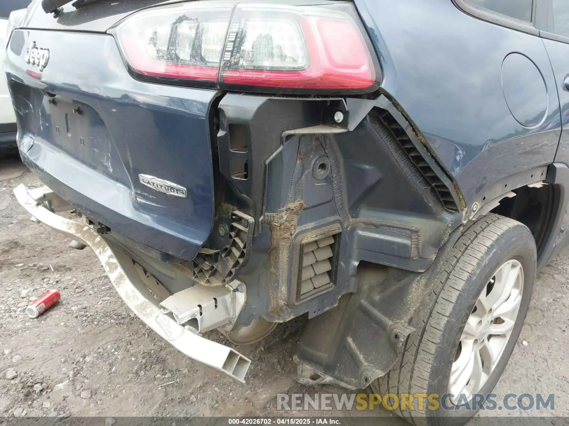 18 Photograph of a damaged car 1C4PJLCB8MD156327 JEEP CHEROKEE 2021