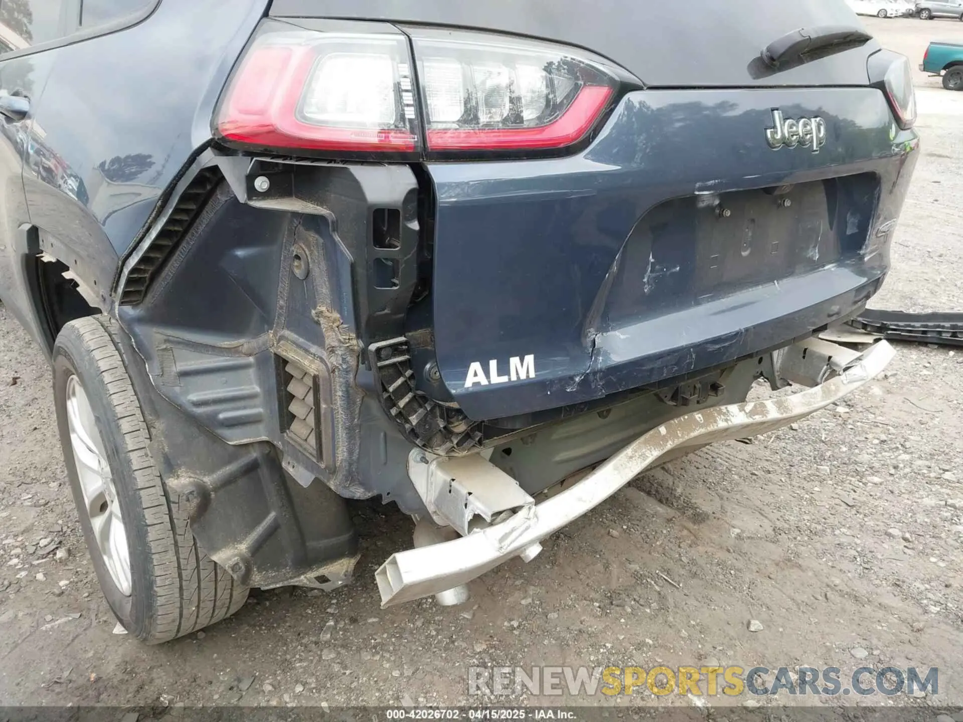 19 Photograph of a damaged car 1C4PJLCB8MD156327 JEEP CHEROKEE 2021
