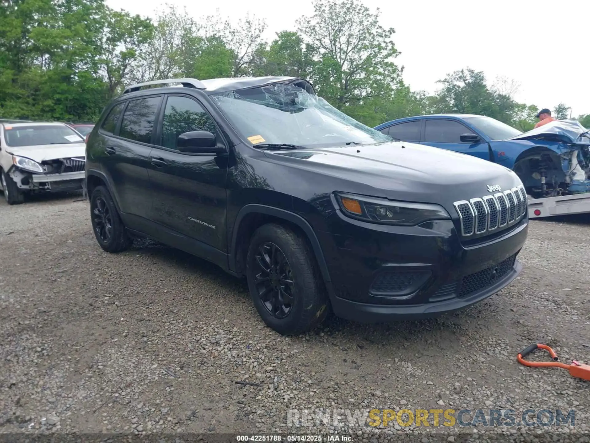1 Photograph of a damaged car 1C4PJLCB9MD125782 JEEP CHEROKEE 2021