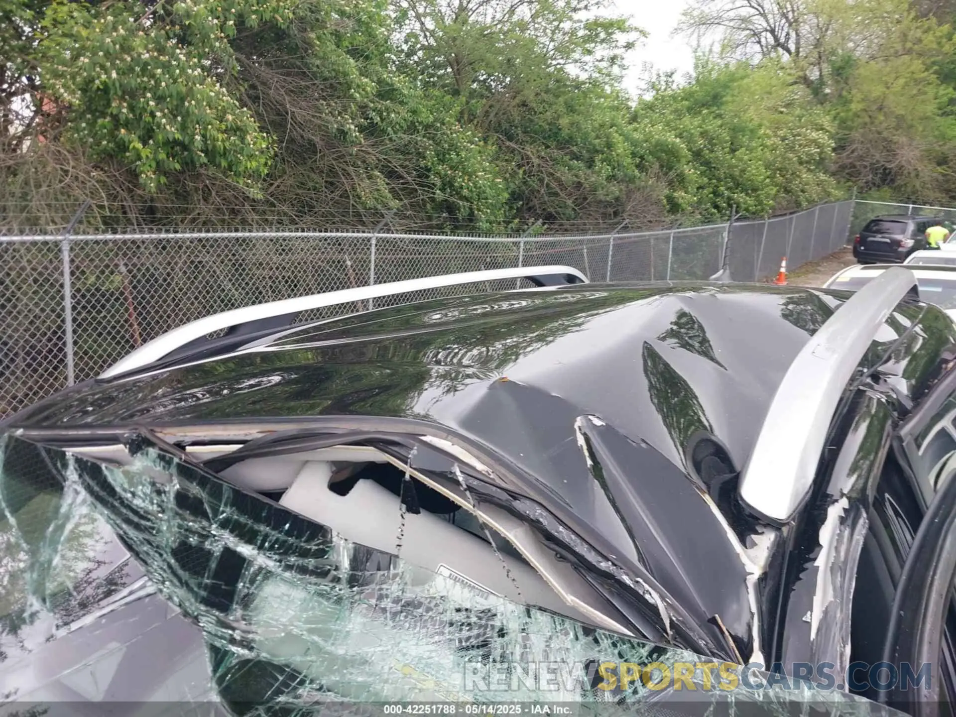 18 Photograph of a damaged car 1C4PJLCB9MD125782 JEEP CHEROKEE 2021