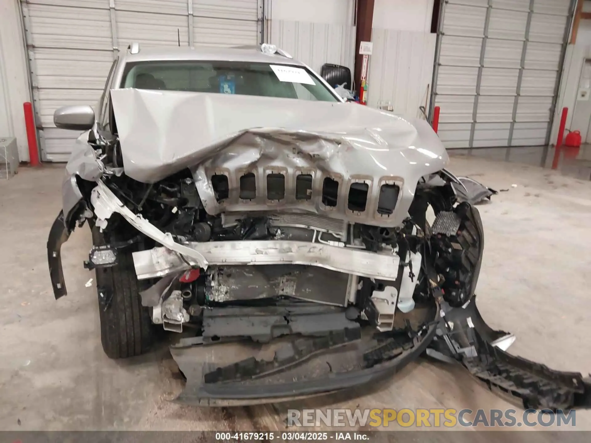 20 Photograph of a damaged car 1C4PJLCBXMD121188 JEEP CHEROKEE 2021