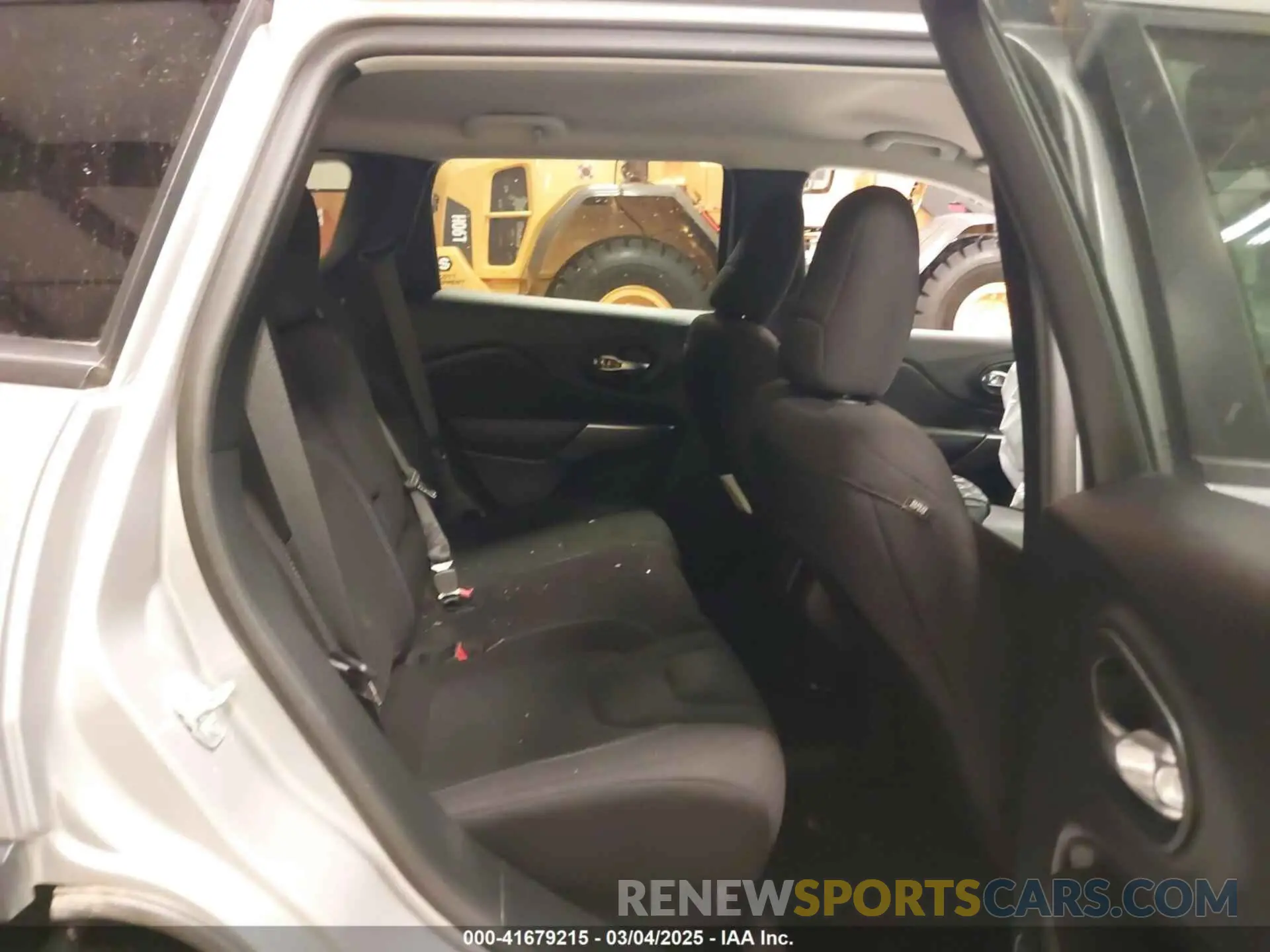 8 Photograph of a damaged car 1C4PJLCBXMD121188 JEEP CHEROKEE 2021
