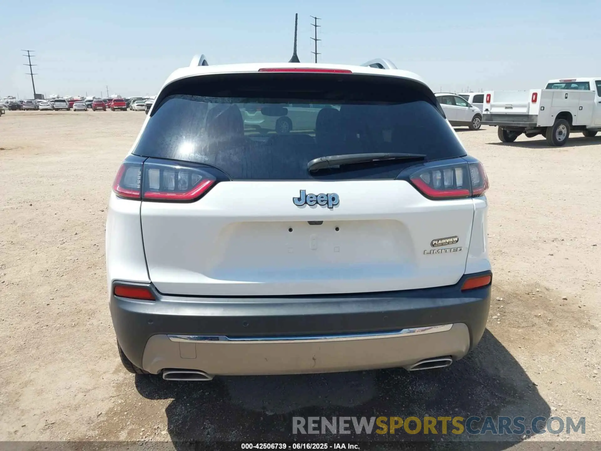 17 Photograph of a damaged car 1C4PJLDX1MD232271 JEEP CHEROKEE 2021
