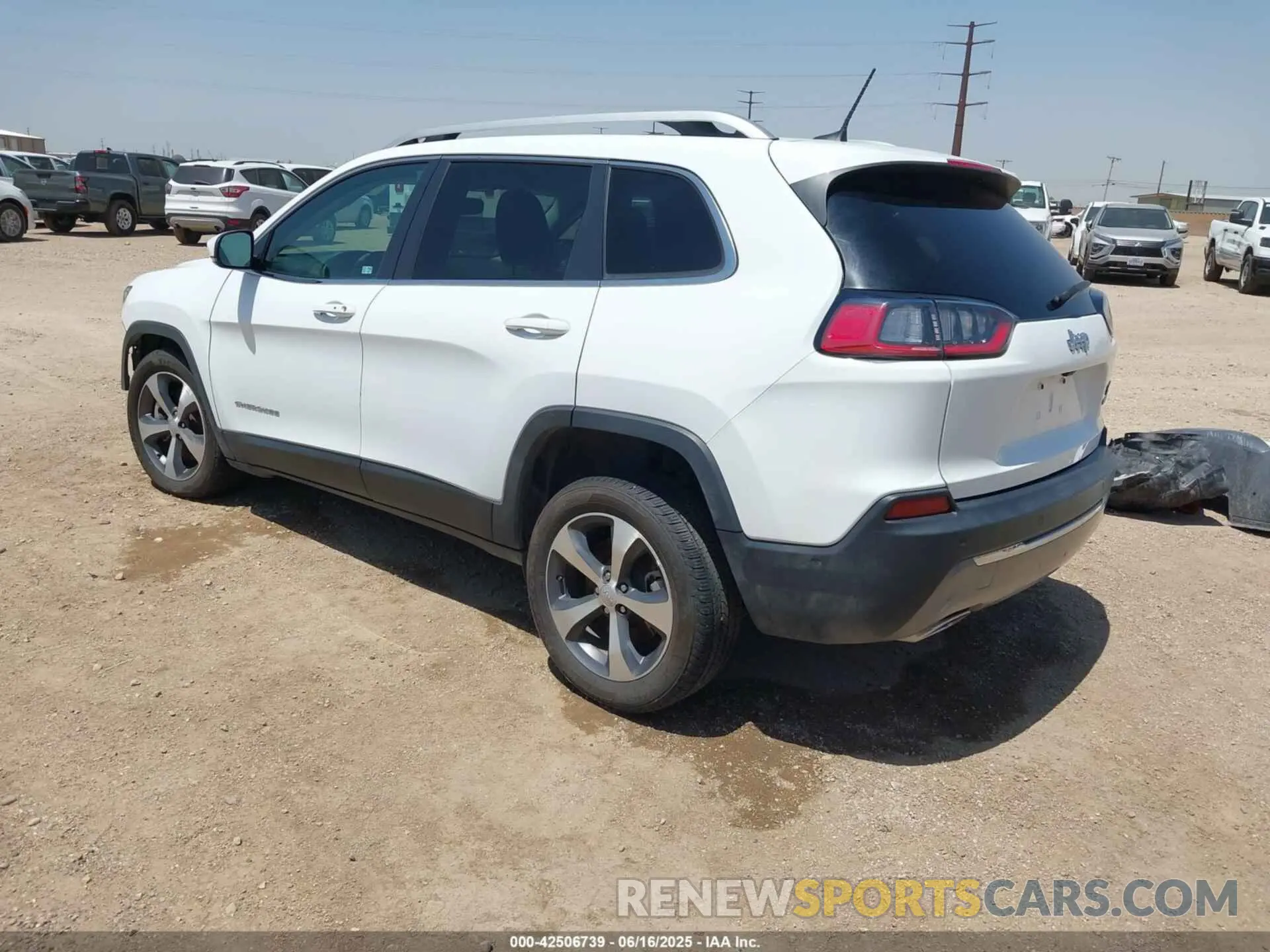 3 Photograph of a damaged car 1C4PJLDX1MD232271 JEEP CHEROKEE 2021