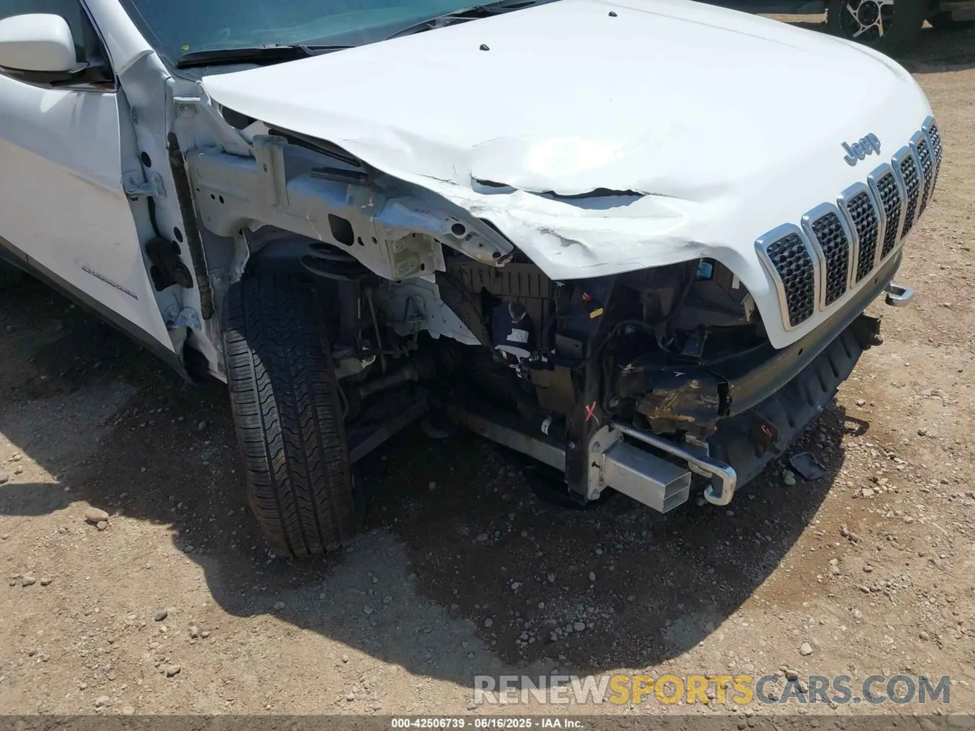 6 Photograph of a damaged car 1C4PJLDX1MD232271 JEEP CHEROKEE 2021