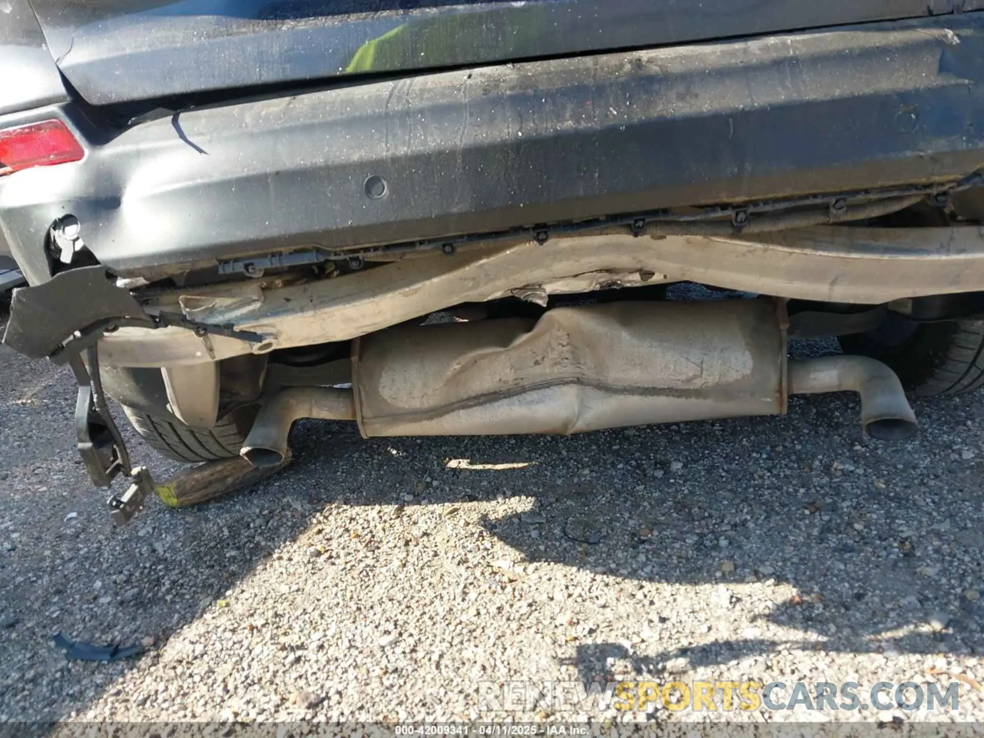 17 Photograph of a damaged car 1C4PJLDX8MD179651 JEEP CHEROKEE 2021
