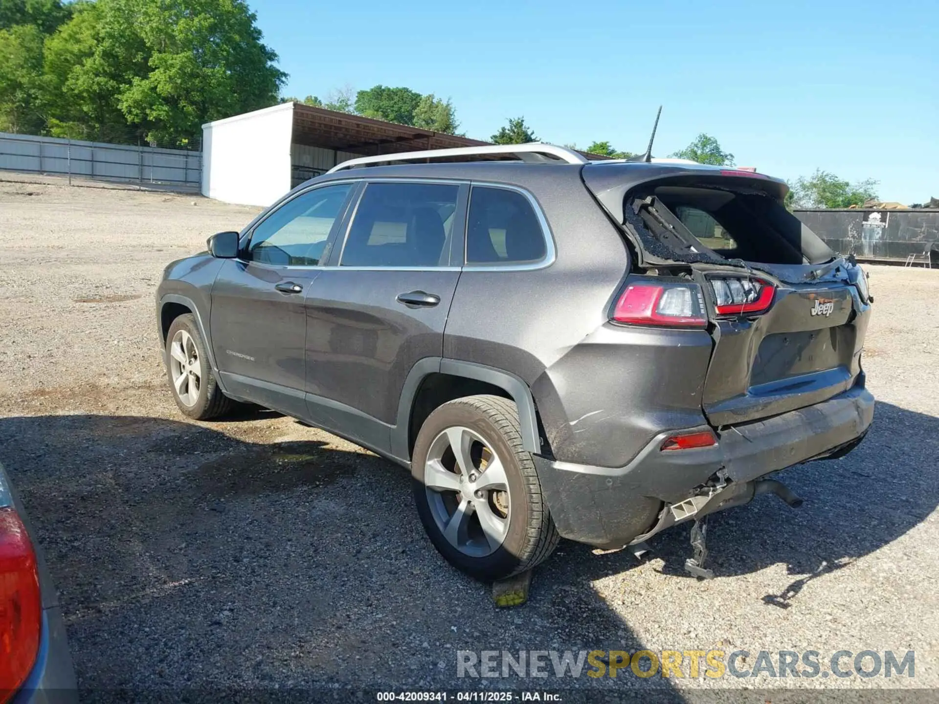 3 Photograph of a damaged car 1C4PJLDX8MD179651 JEEP CHEROKEE 2021