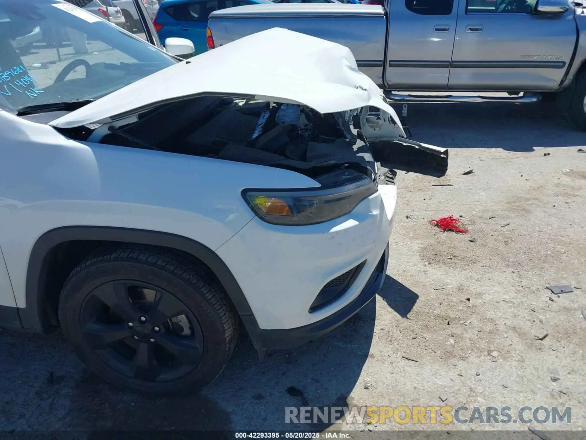 6 Photograph of a damaged car 1C4PJLLB0MD114041 JEEP CHEROKEE 2021