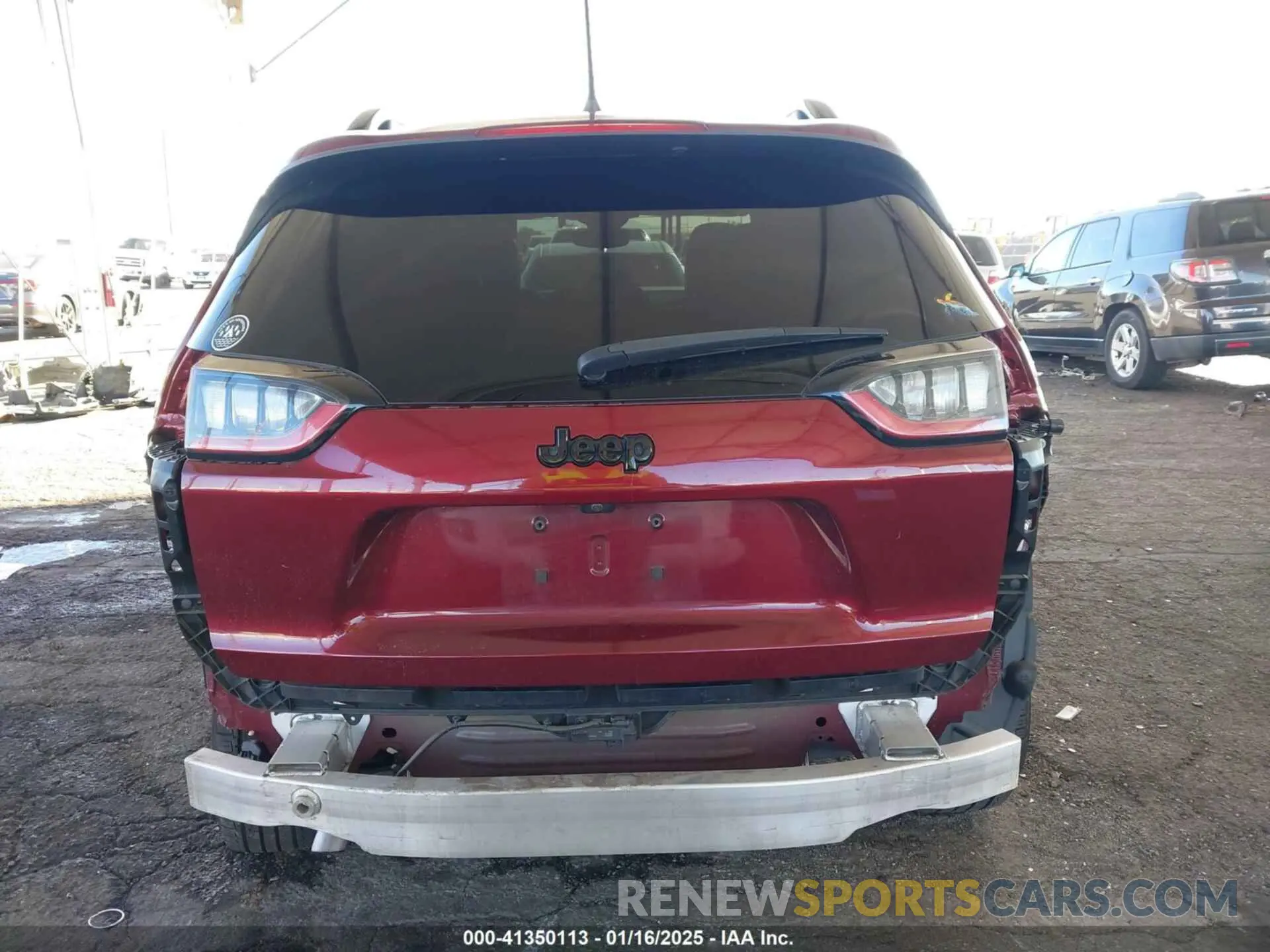 17 Photograph of a damaged car 1C4PJLLB0MD120227 JEEP CHEROKEE 2021