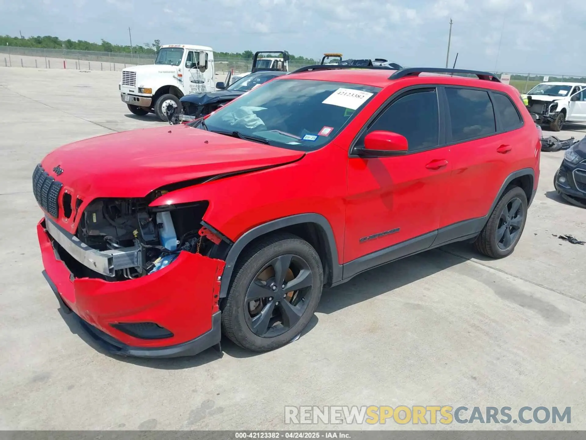 2 Photograph of a damaged car 1C4PJLLB4MD156101 JEEP CHEROKEE 2021