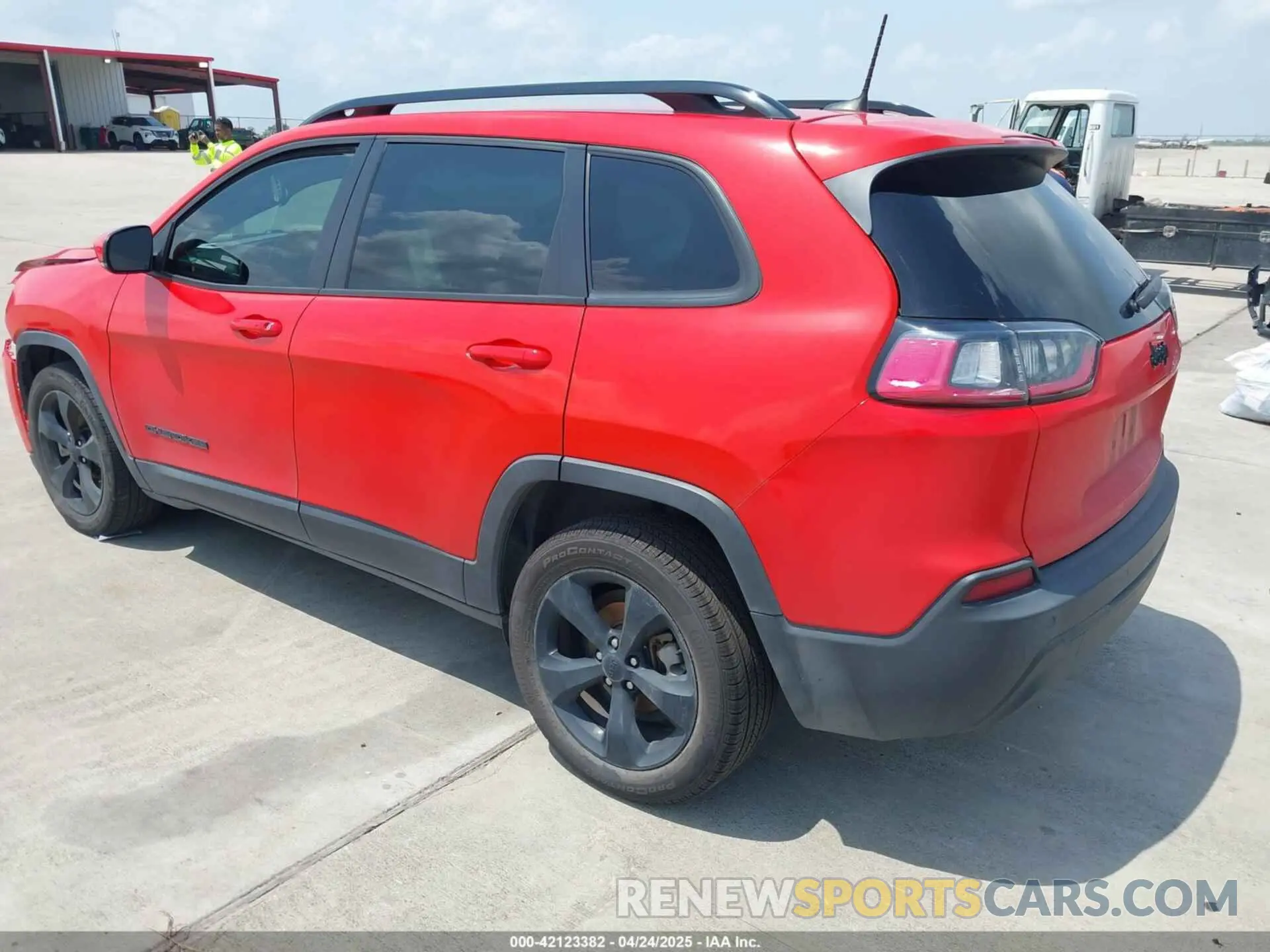 3 Photograph of a damaged car 1C4PJLLB4MD156101 JEEP CHEROKEE 2021