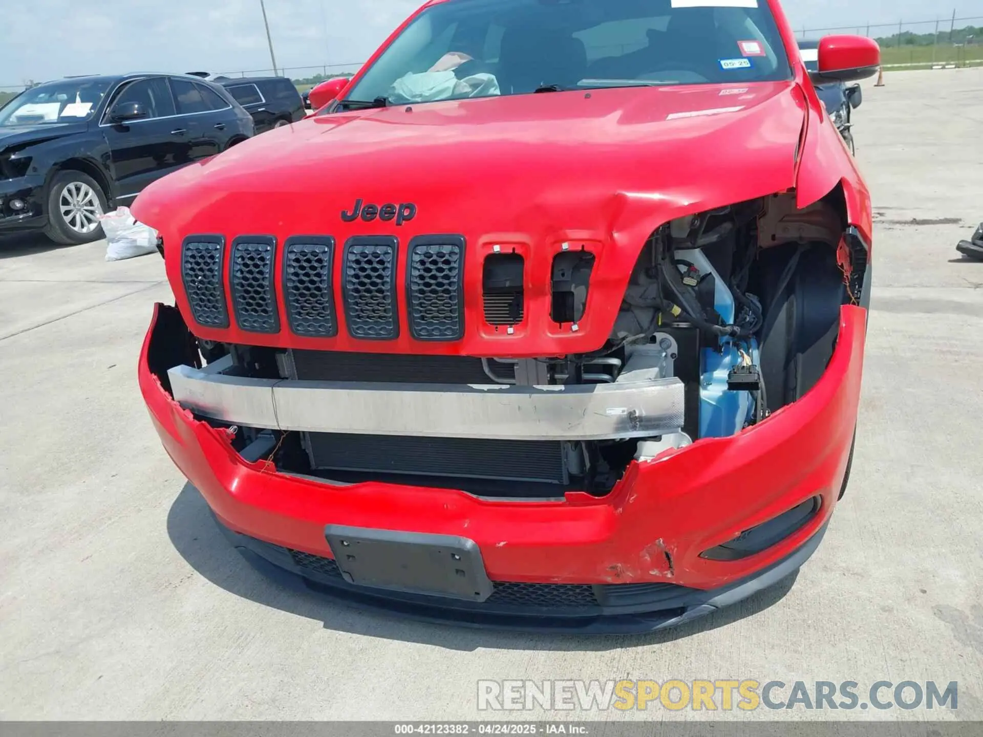 6 Photograph of a damaged car 1C4PJLLB4MD156101 JEEP CHEROKEE 2021
